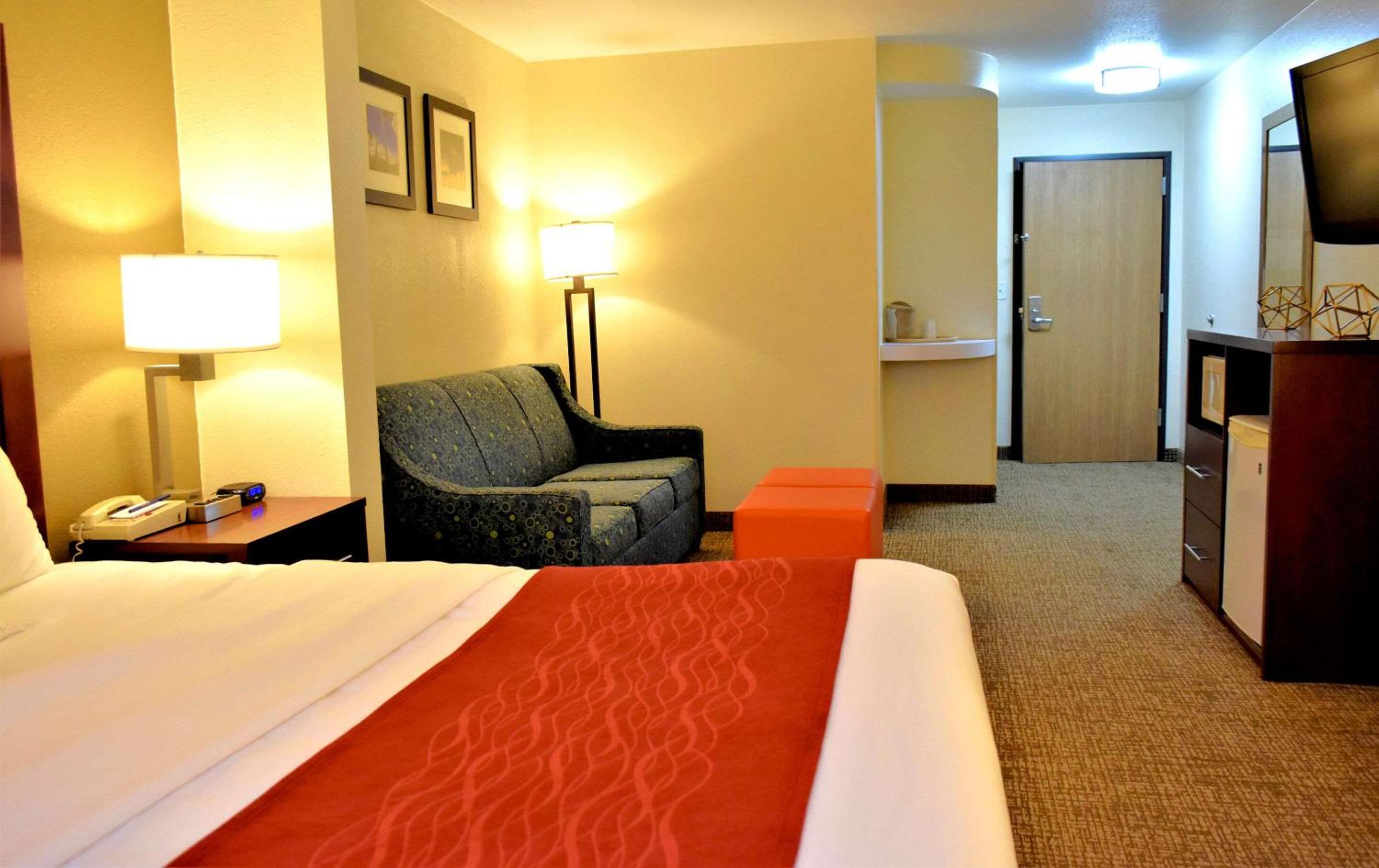 Comfort Inn & Suites Greenville I-70