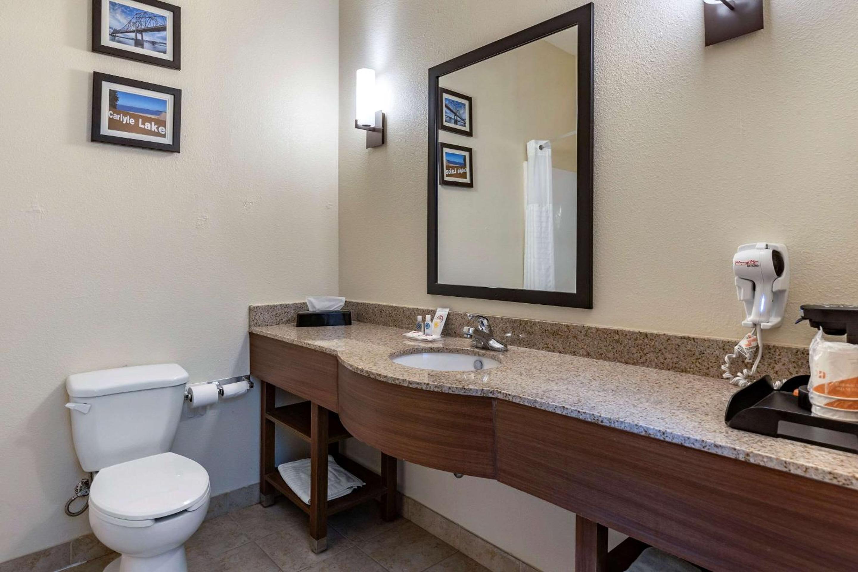 Comfort Inn & Suites Greenville I-70