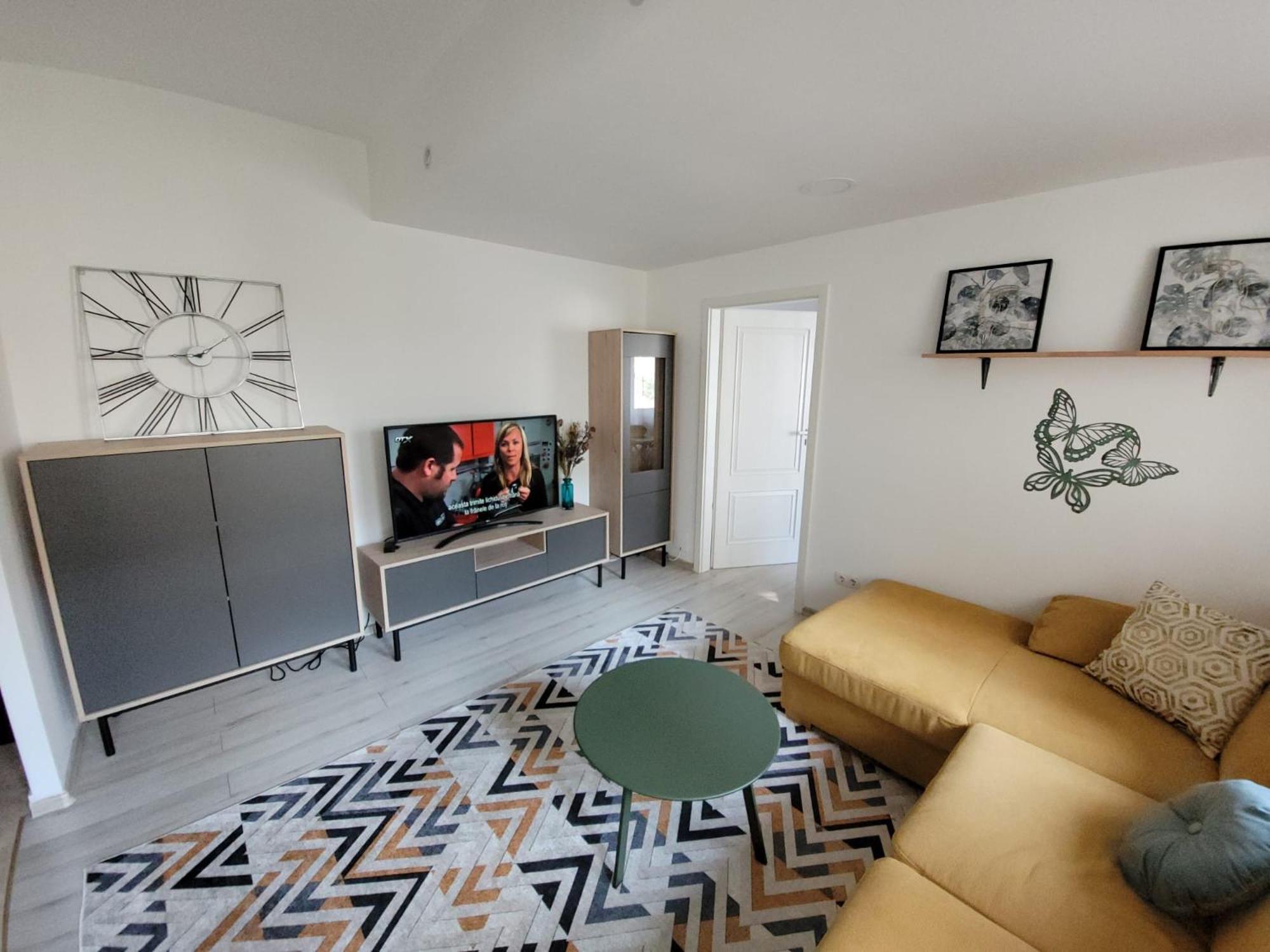 Lovely Apartment Near City Center & Free Parking view 4