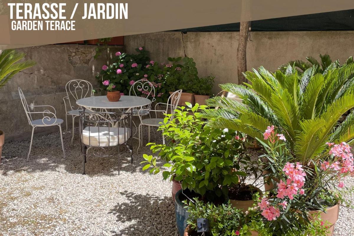 outdoor BBQ area
