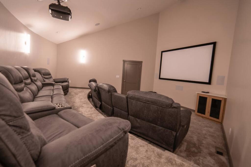 Yellowstone DUAL-HOME Retreat! view 5