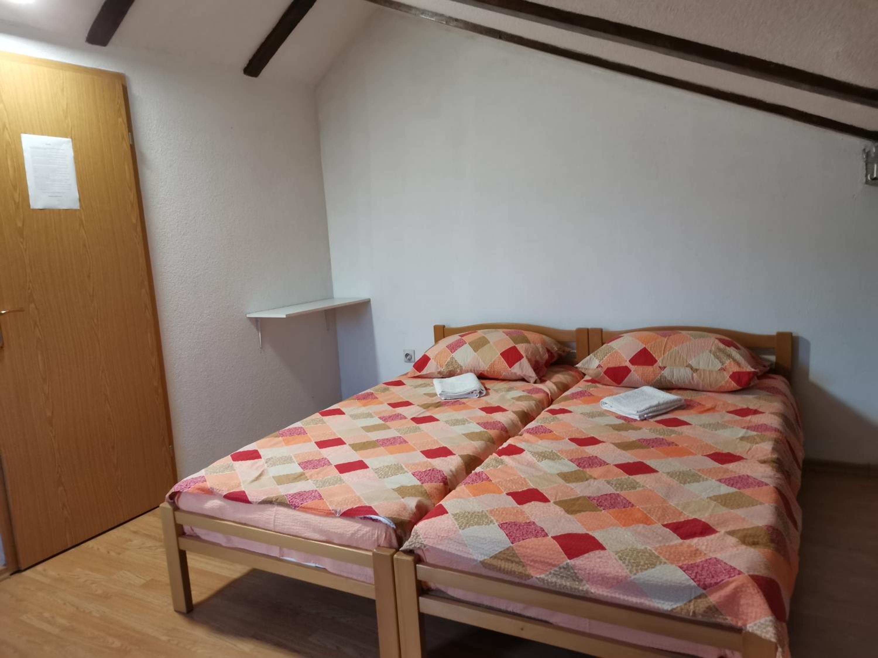 Weekend house & apartments Dubrave