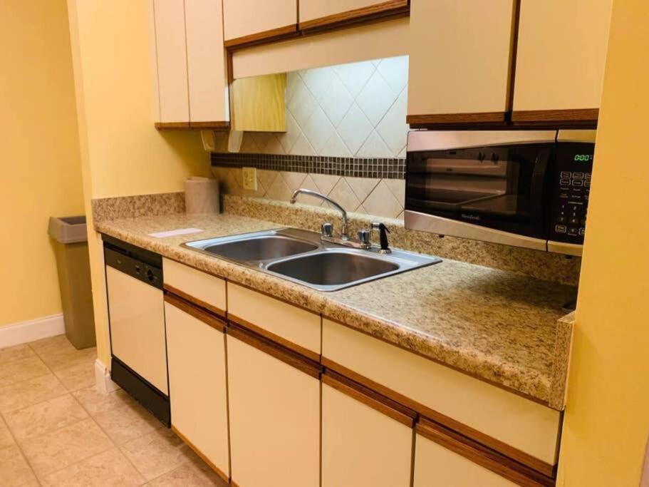 *DELIGHTFUL FAMILY BEACH RETREAT*Pool, Steps to the Sand*H32-3 view 2