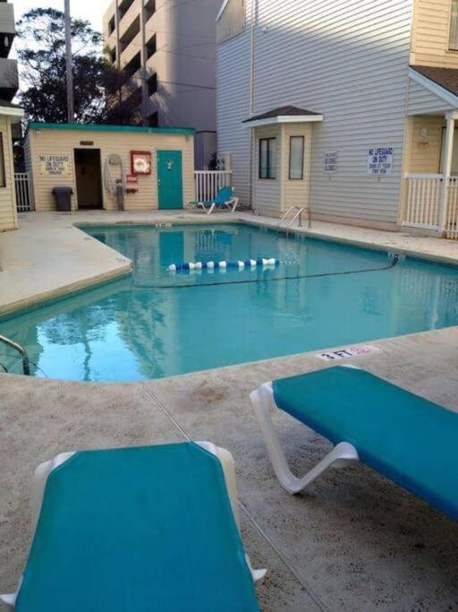 *DELIGHTFUL BEACH CONDO*Pool, Steps to the Sand*H33 view 3