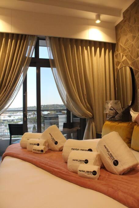 Menlyn Maine High Rise 1-Bedroom Luxury Apartment view 5