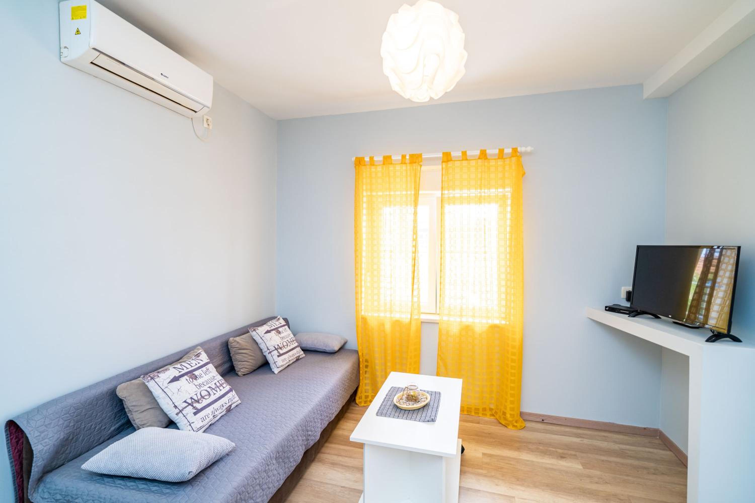 Nostromo Guesthouse with the Sea View
