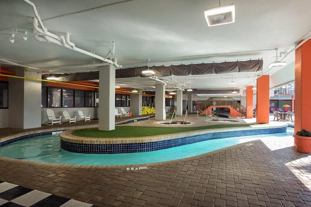 *FANTASTIC MODERN CONDO*Queen Beds*Great Pools, Hot Tubs*C16 view 3