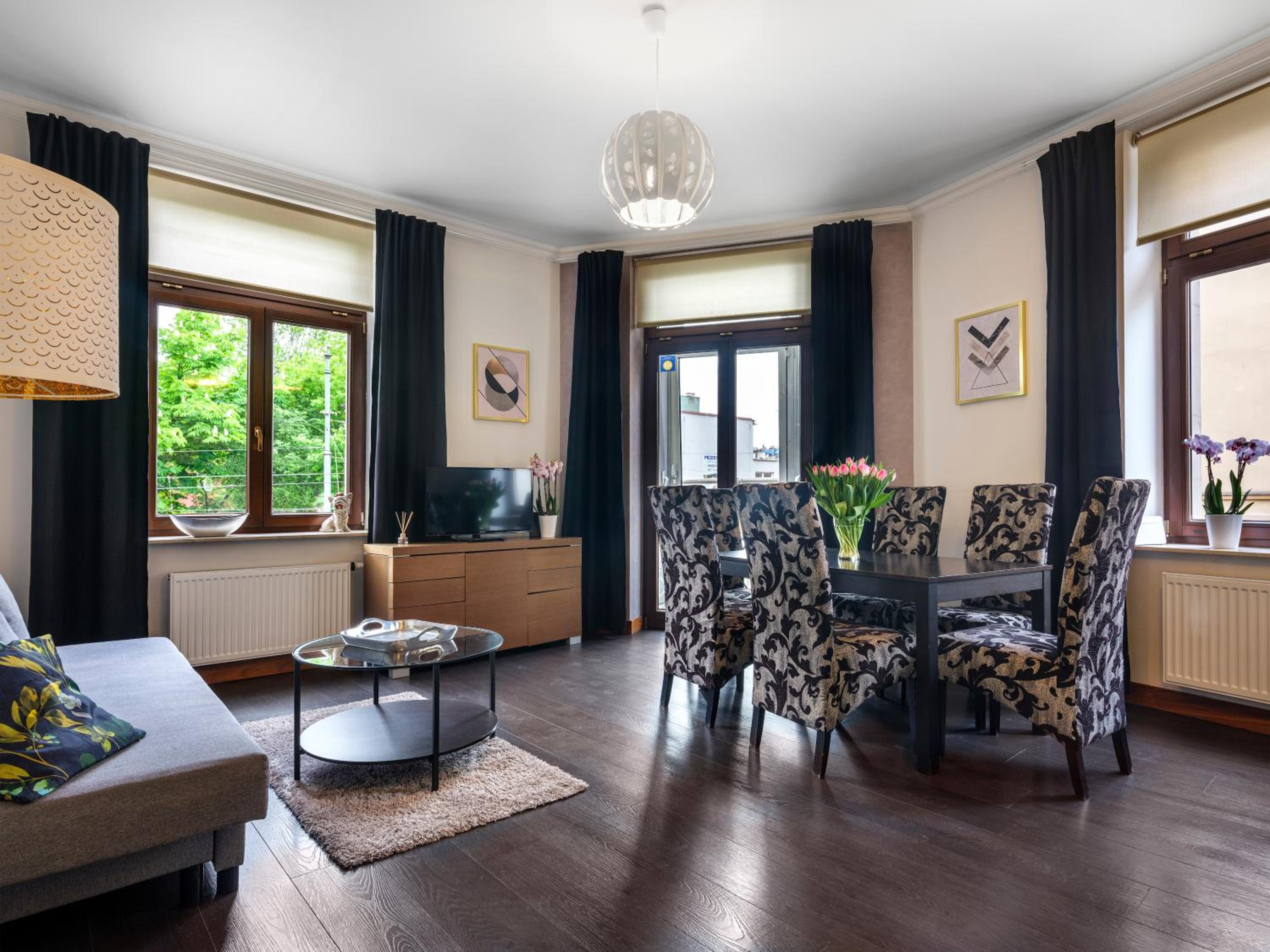 CracWoW VIP Apartment view 2