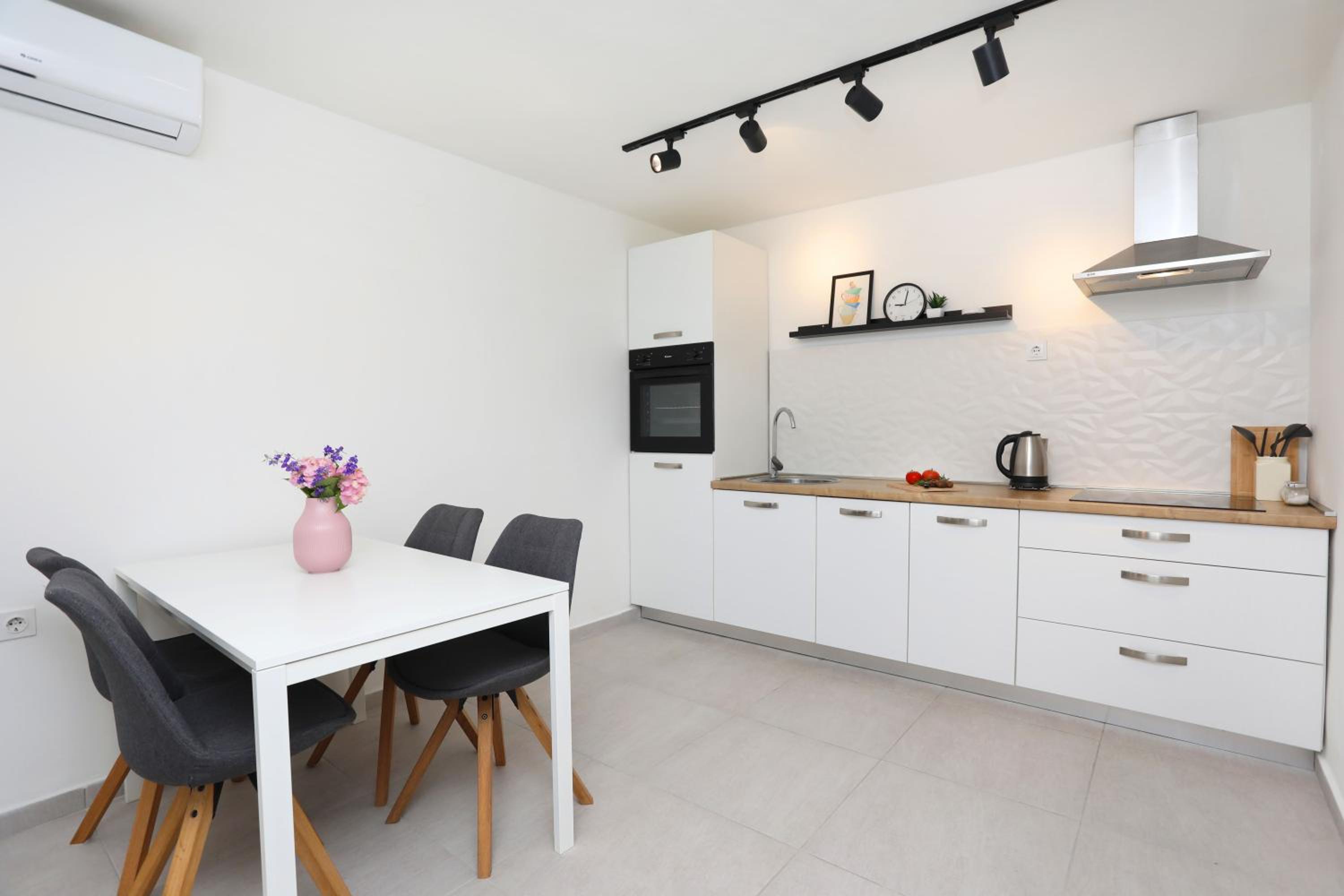 Apartment Lina view 5