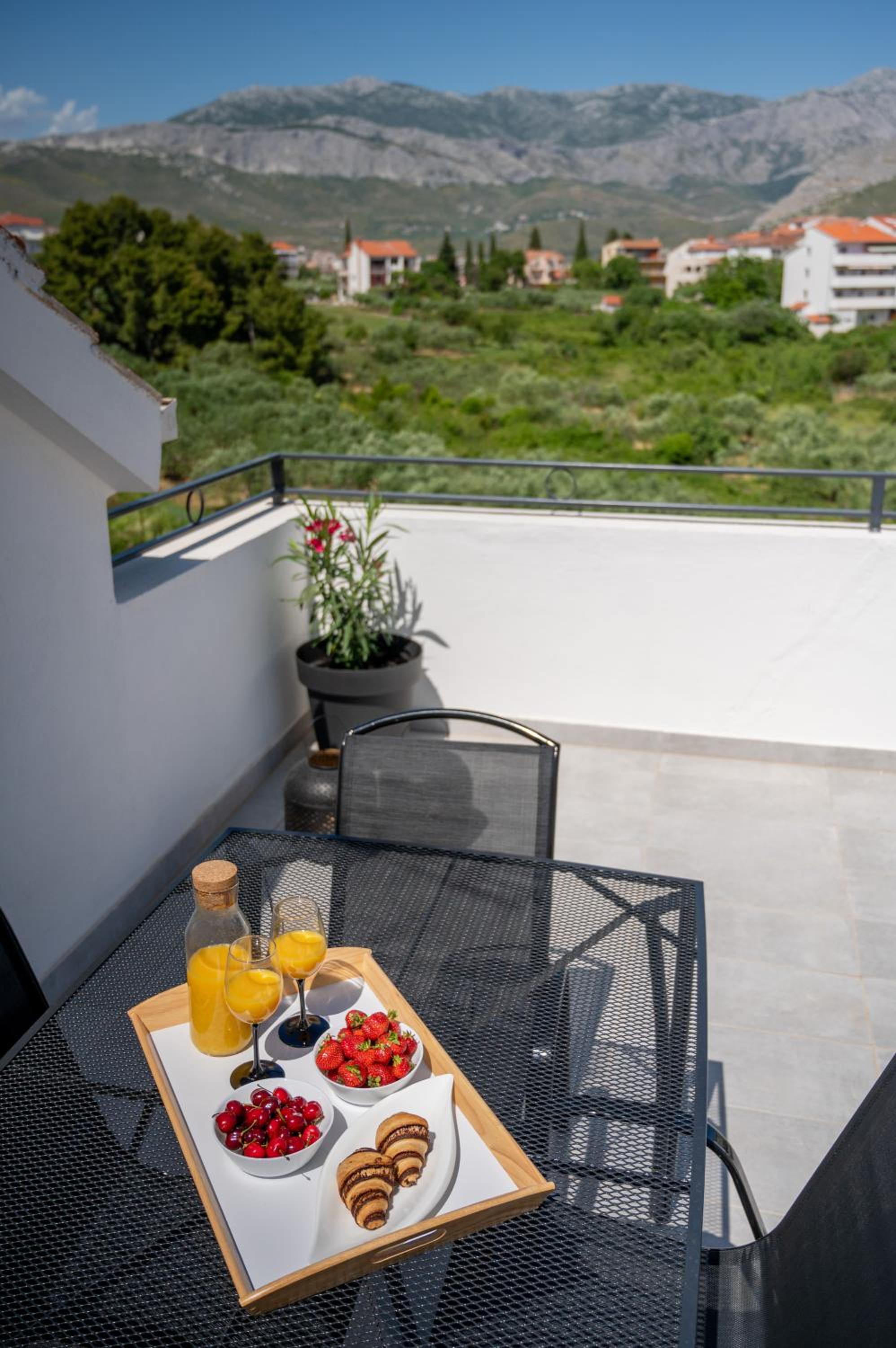 AMI apartments
