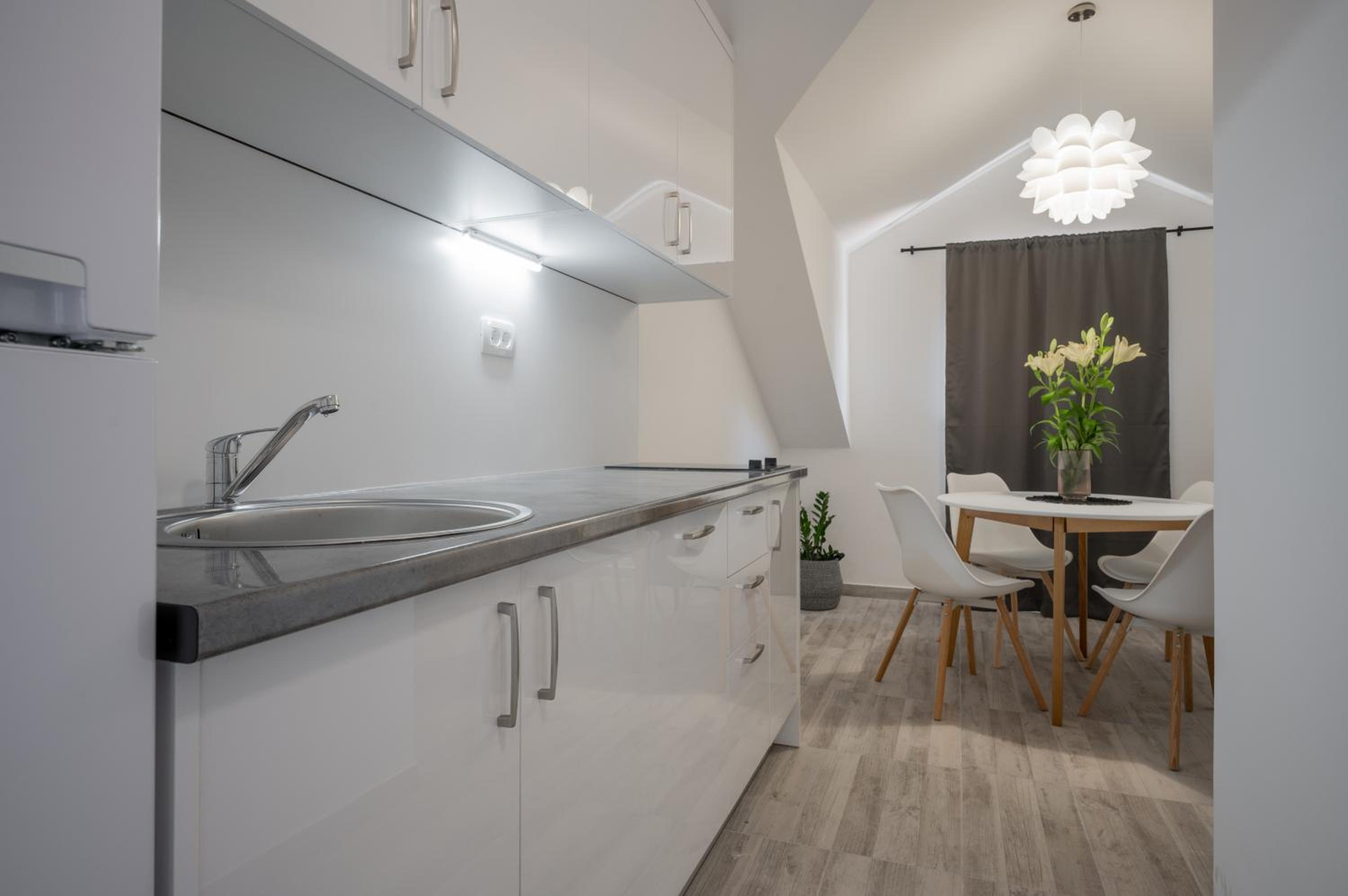 AMI apartments