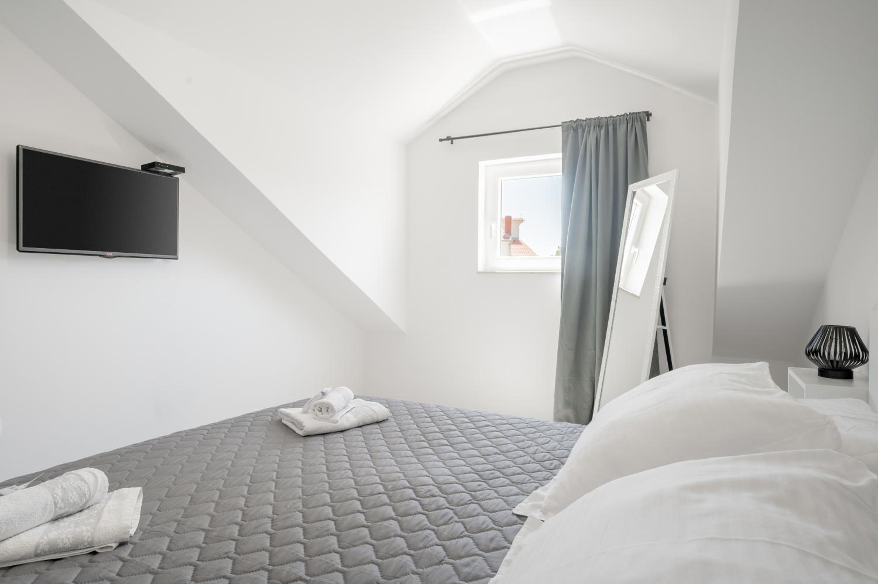 AMI apartments