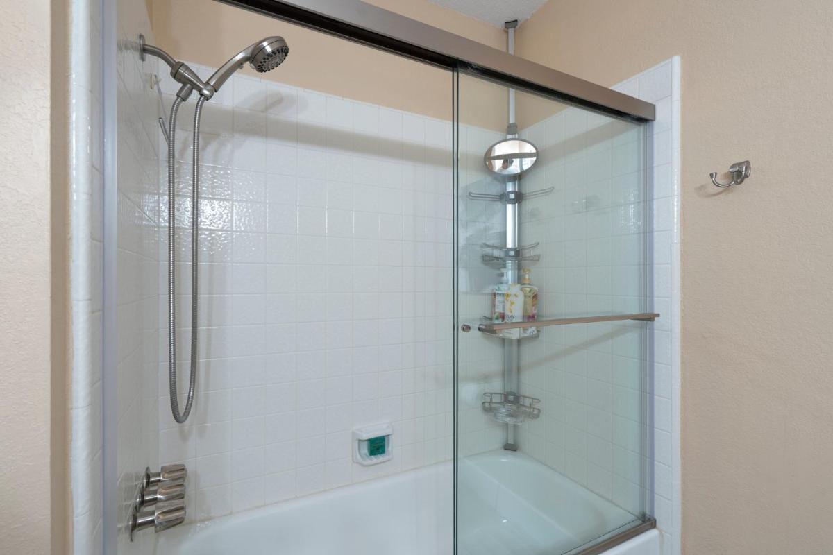 Cozy Phoenix Home Heated Pool & Spa with King Beds view 4