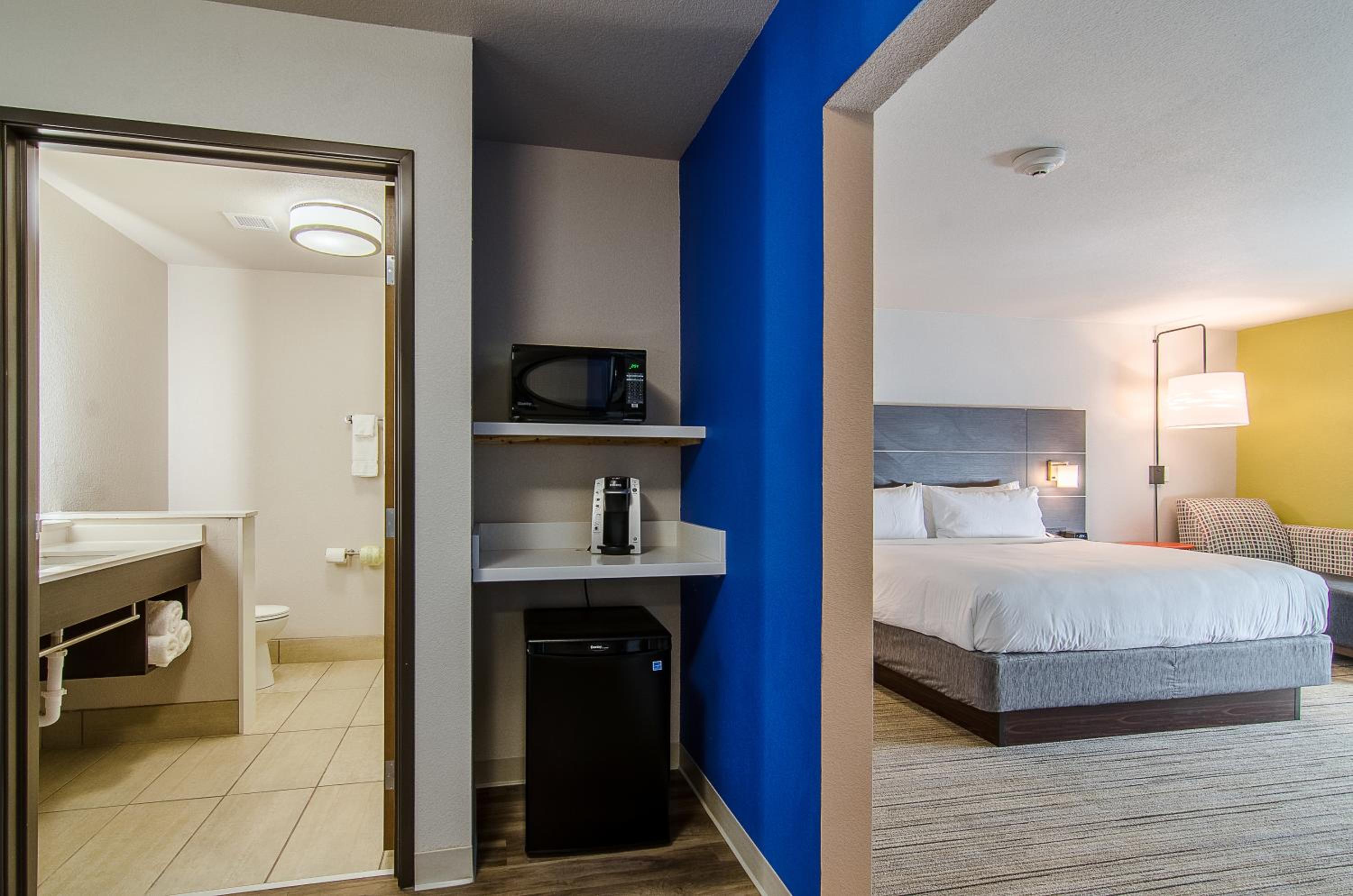 Holiday Inn Express & Suites - Atchison by IHG