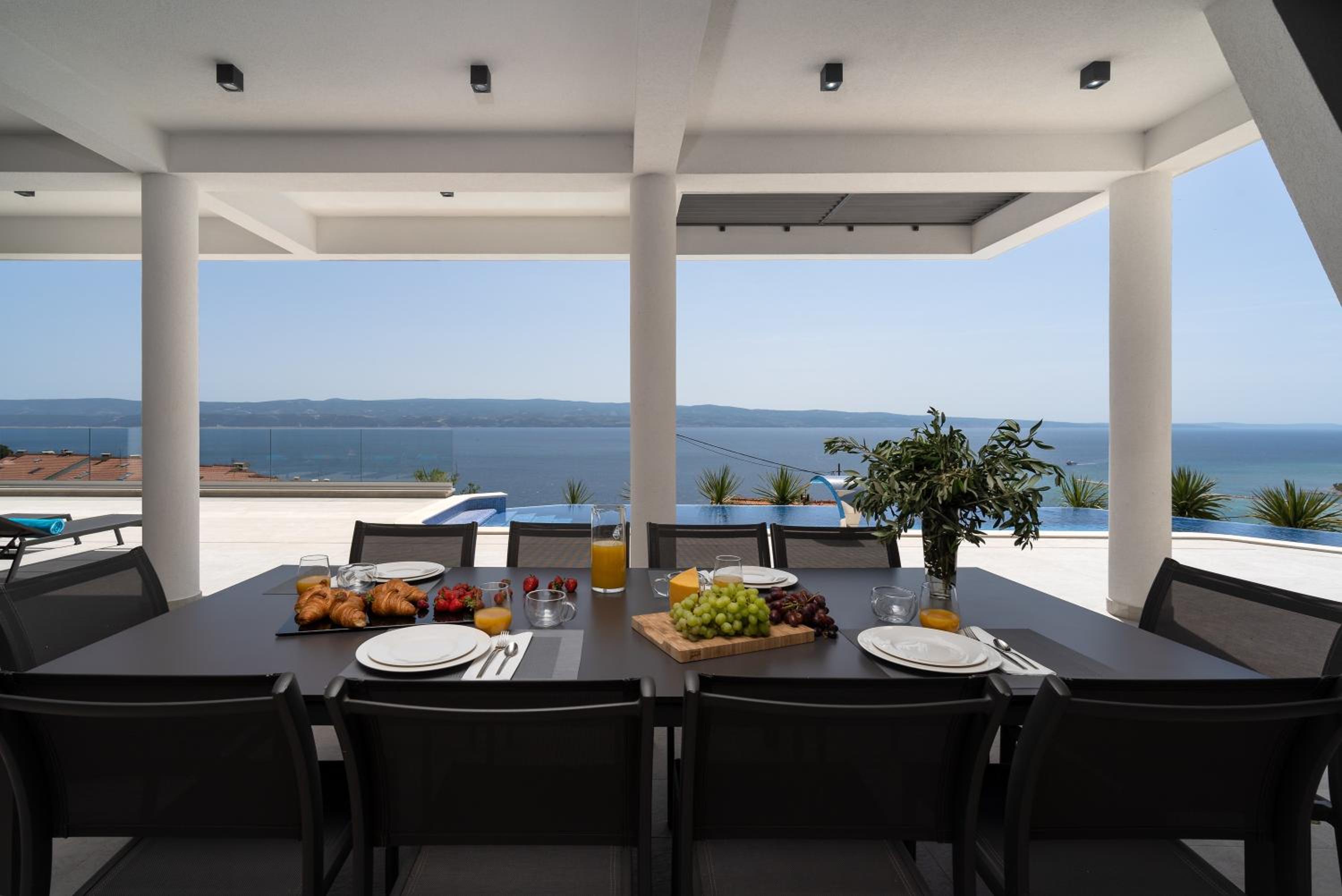 Luxurious Villa ADA; hot tub, sauna, gym, pool view 3