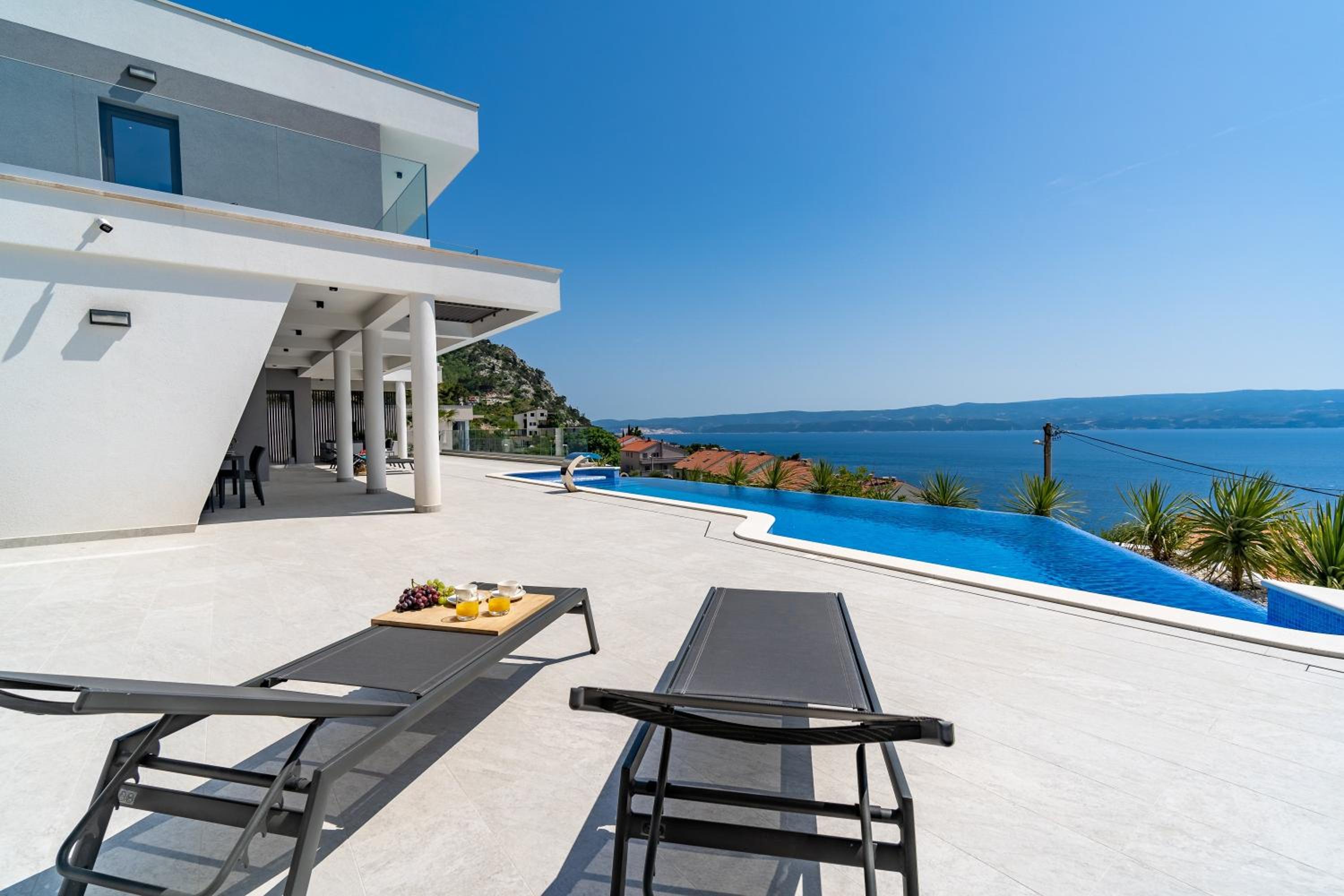 Luxurious Villa ADA; hot tub, sauna, gym, pool view 4