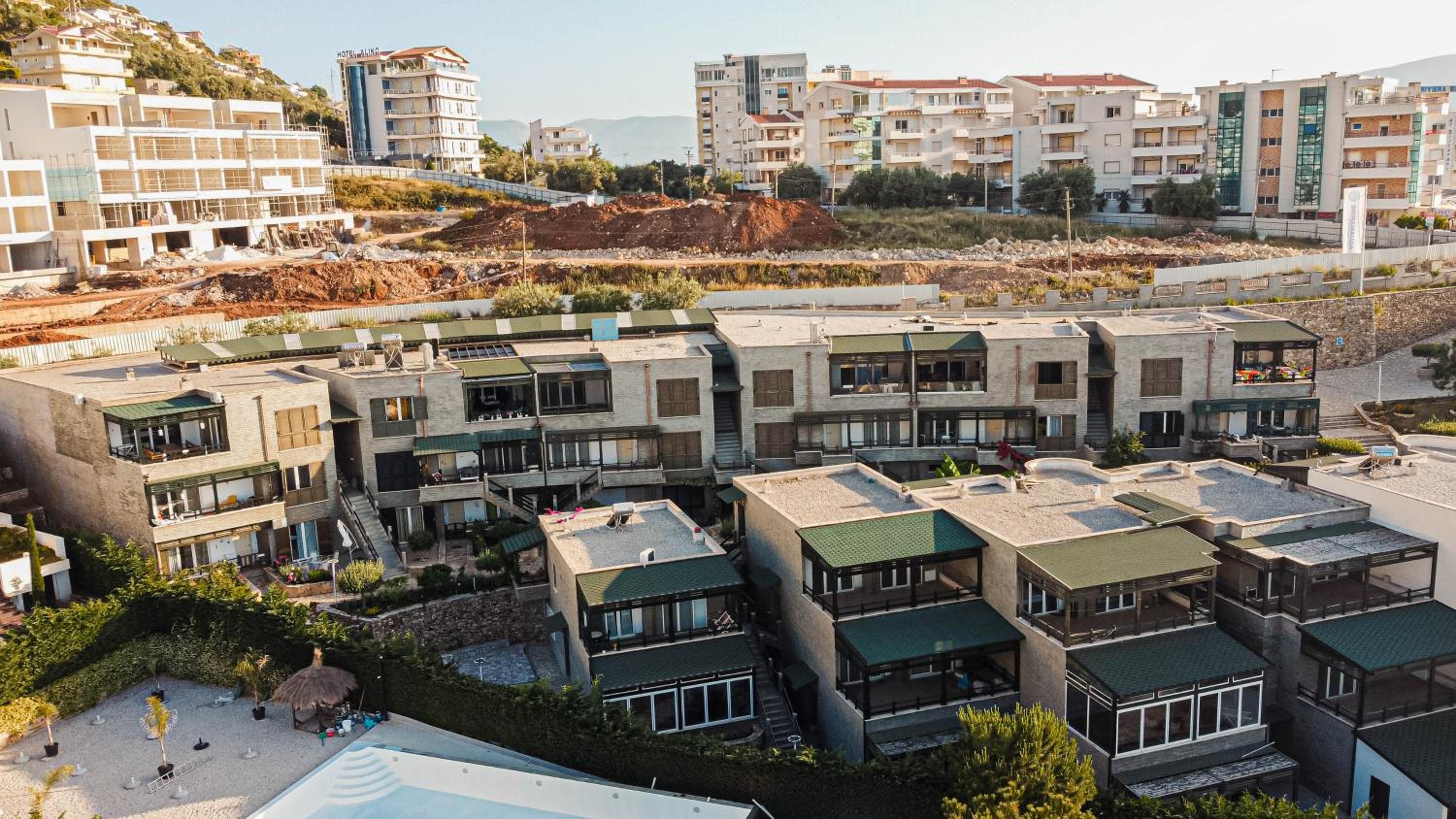 Villa Amos at Aquamarine Residence