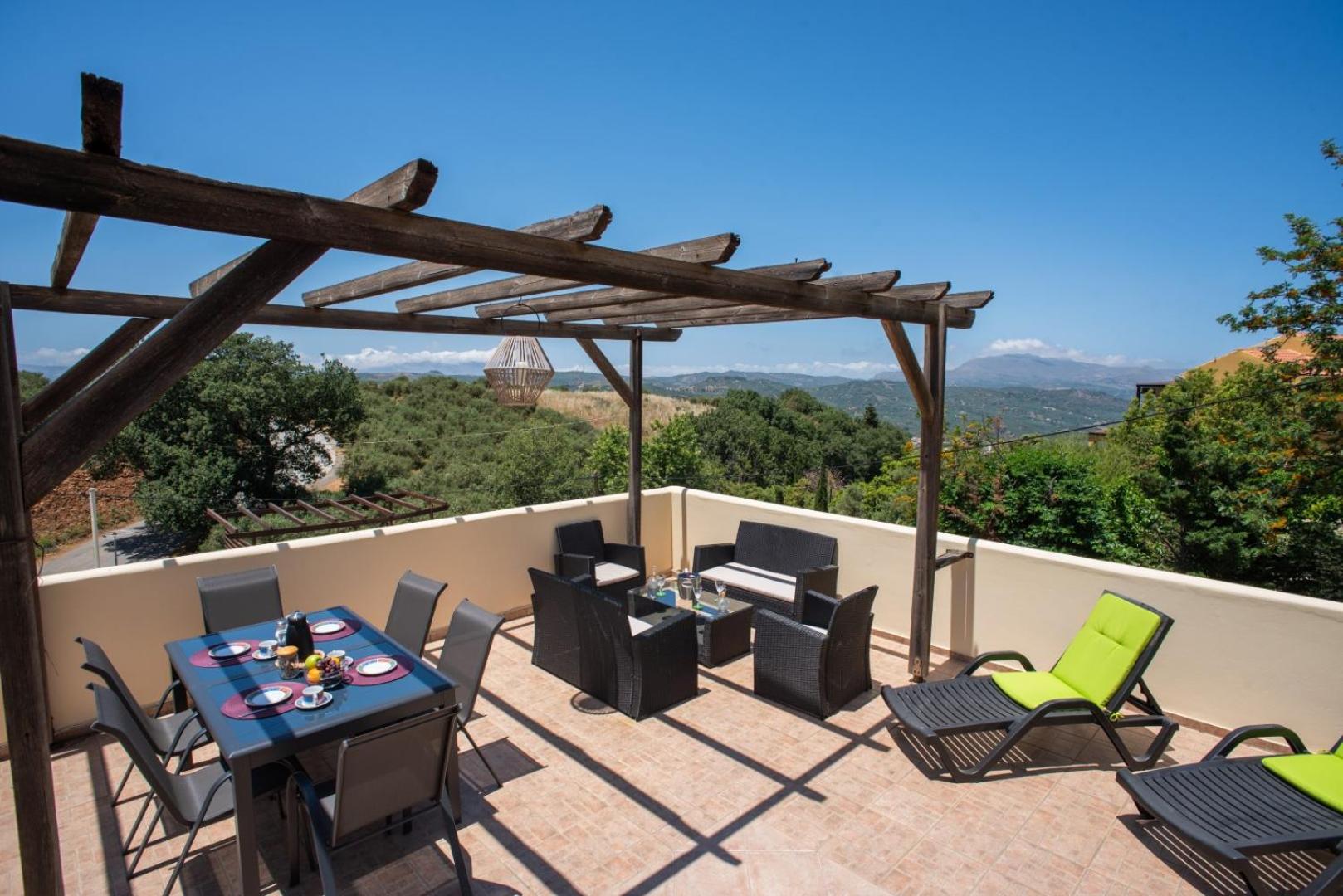 Villa Festos view 2
