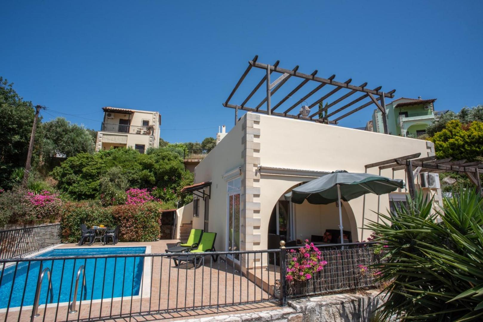 Villa Festos view 4