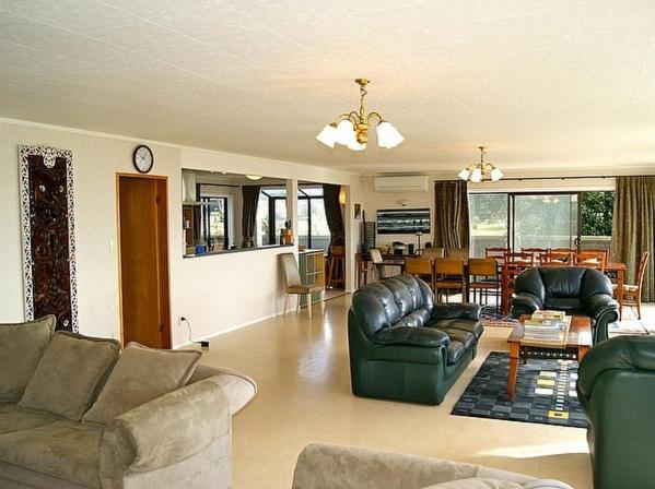 Beach Galore - Waihi Beach Holiday Home view 3