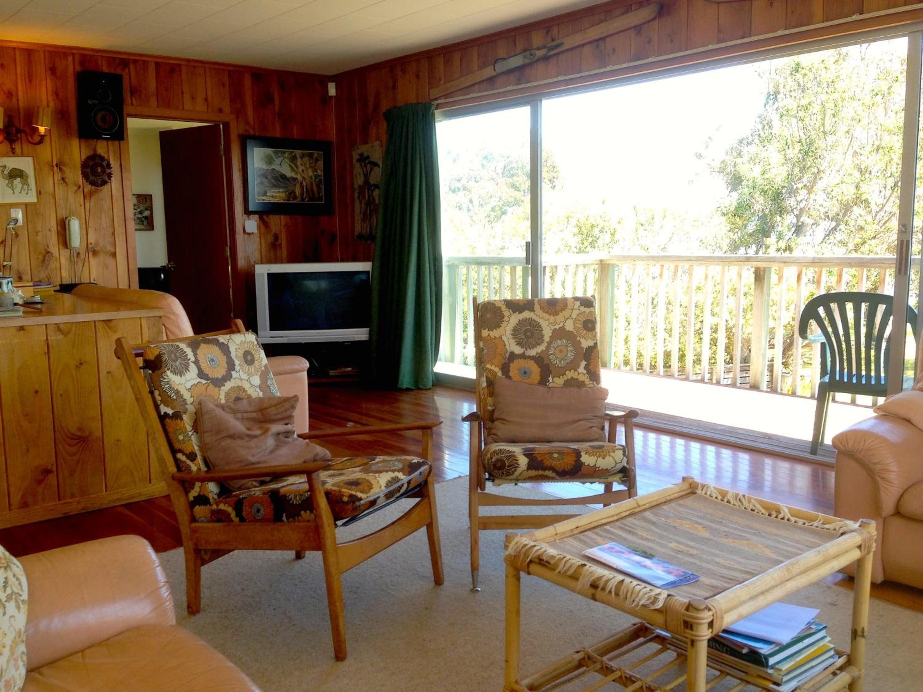 Relax Lakeside - Five Mile Bay Holiday Home view 3