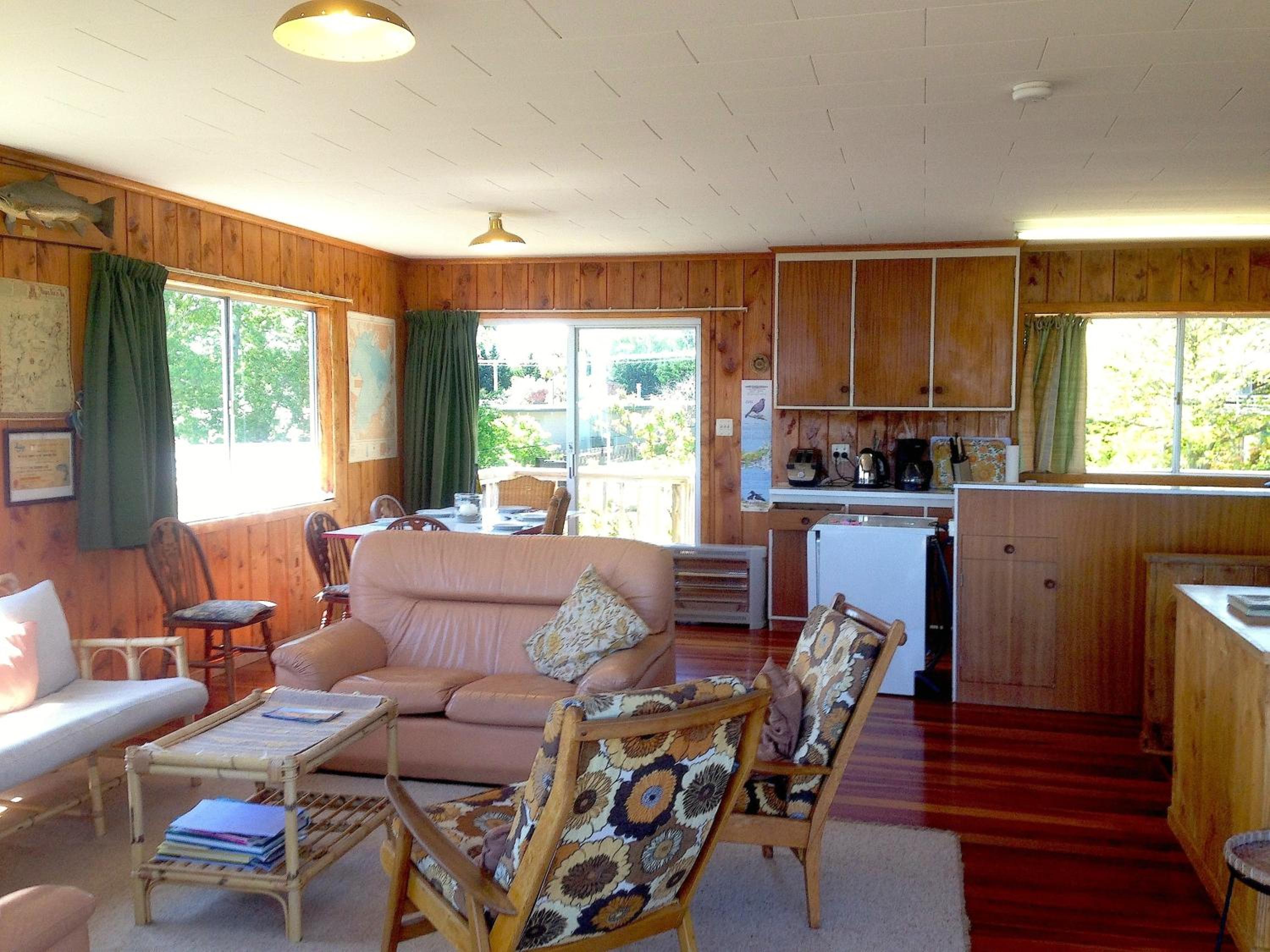 Relax Lakeside - Five Mile Bay Holiday Home view 4