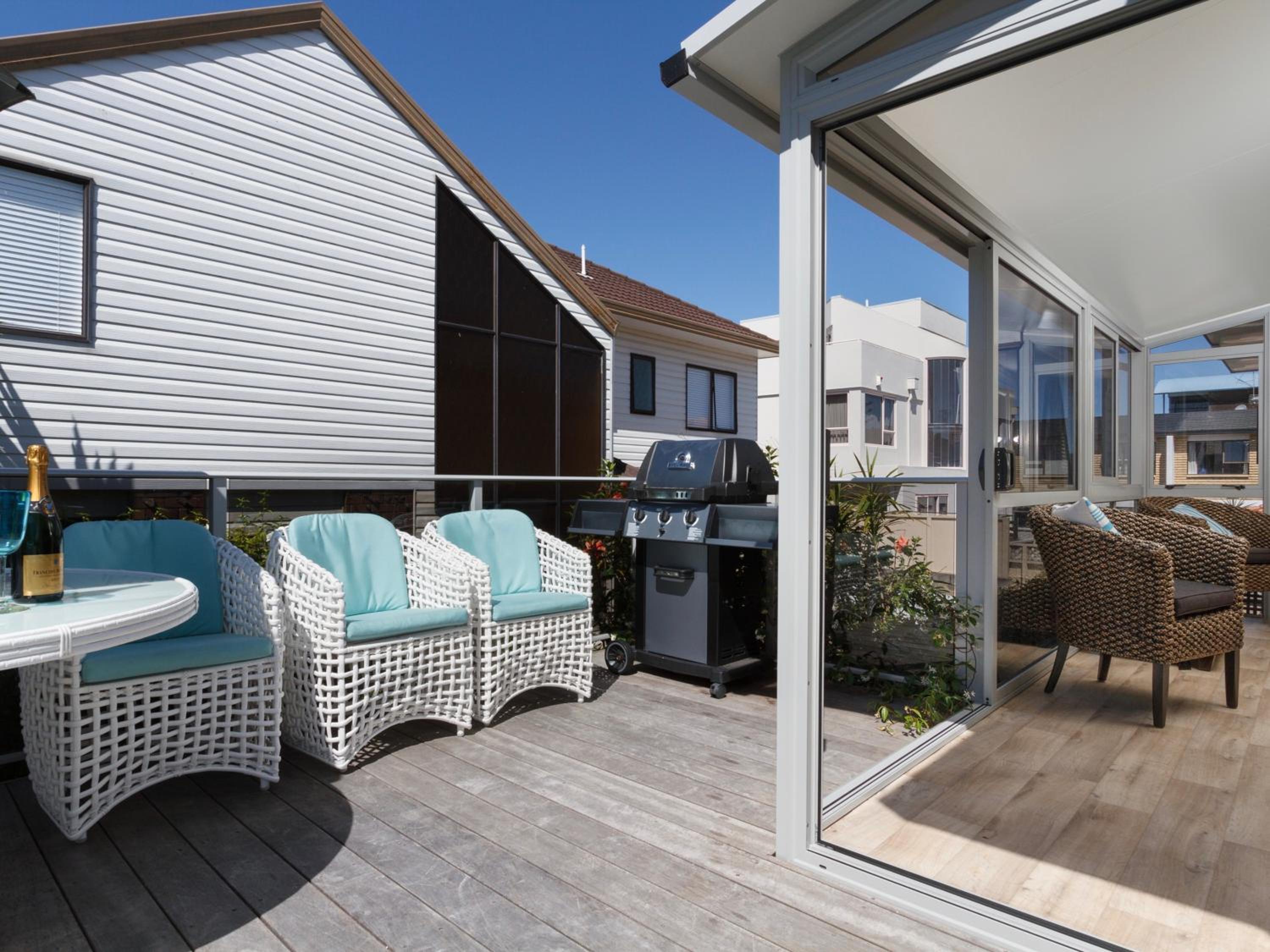 At The Bay - Mt Maunganui Holiday Home view 3