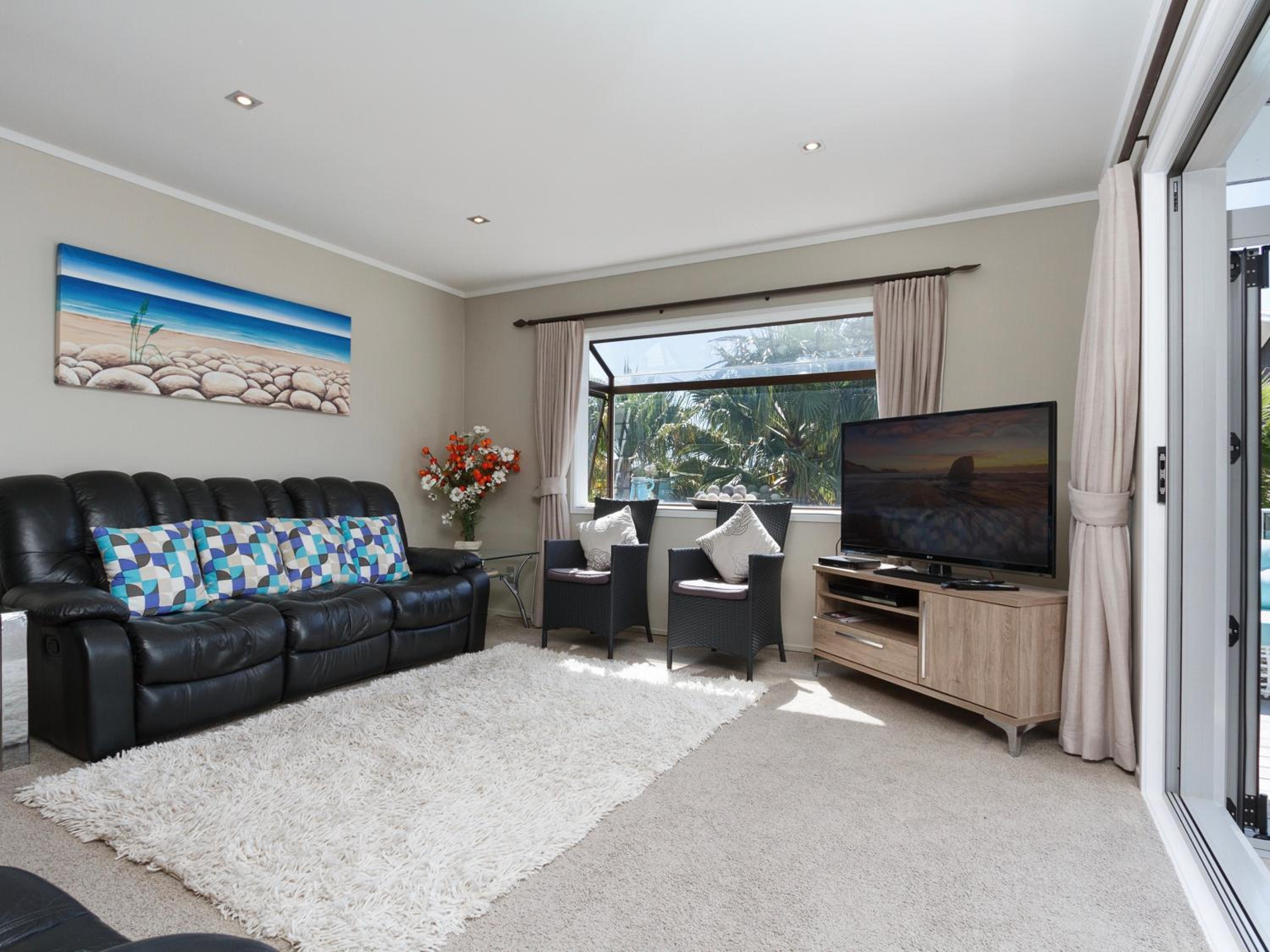 At The Bay - Mt Maunganui Holiday Home view 4