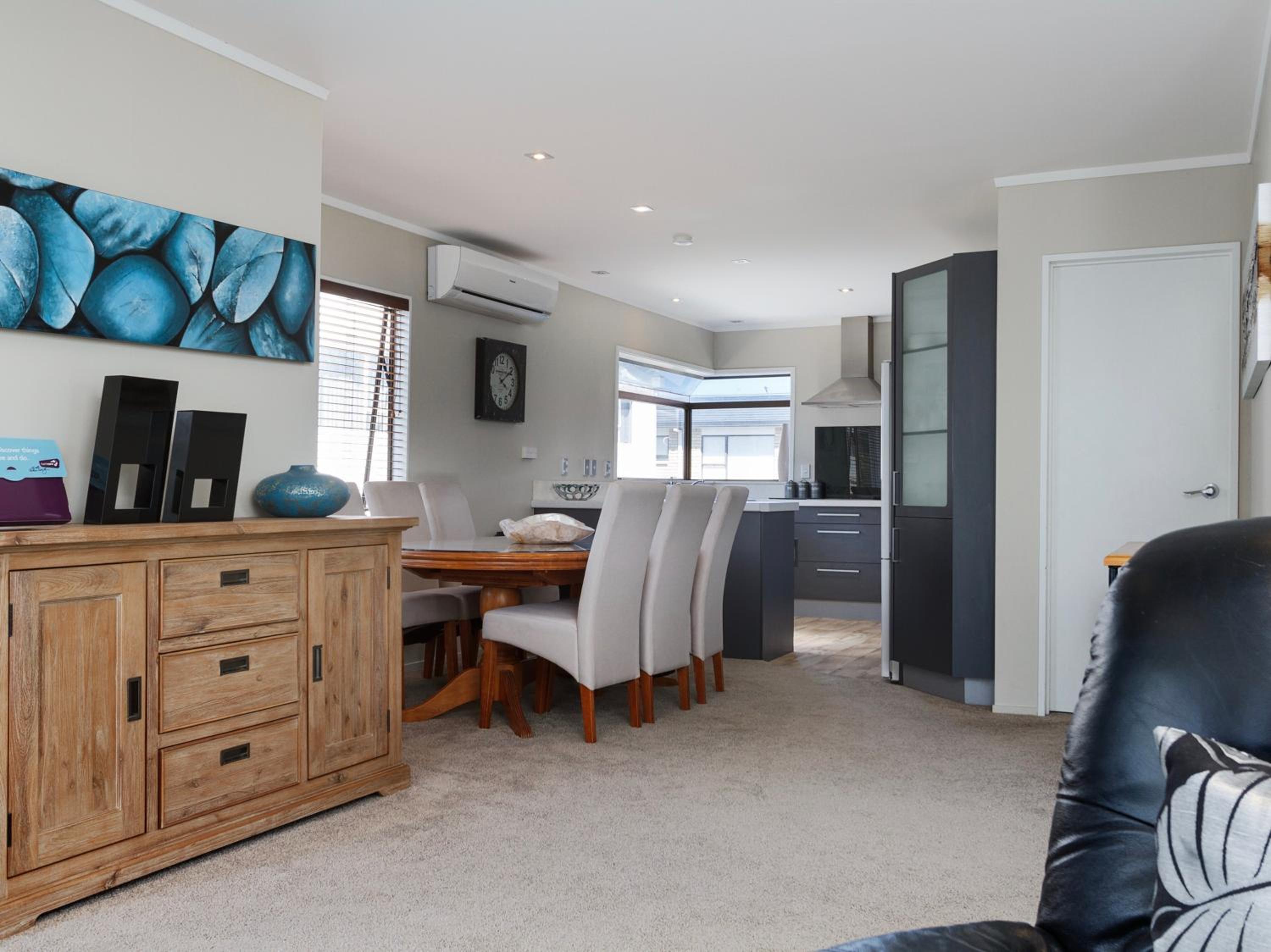 At The Bay - Mt Maunganui Holiday Home view 5