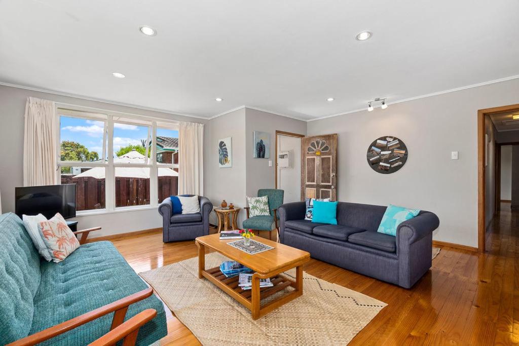 Kulukulu - Ruakaka Holiday Home view 2