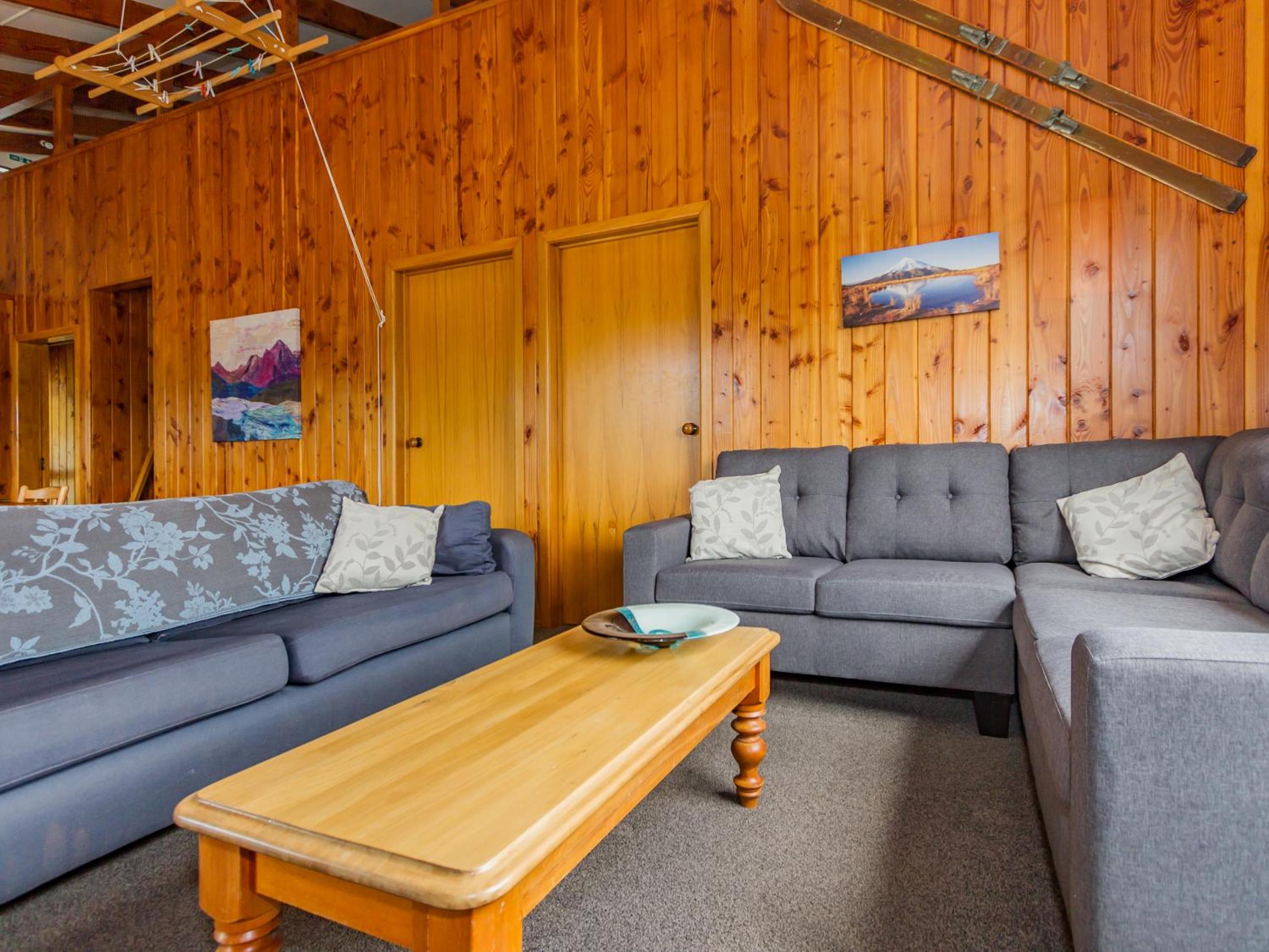 Bluebird Spa Chalet - Ohakune Holiday Home view 2