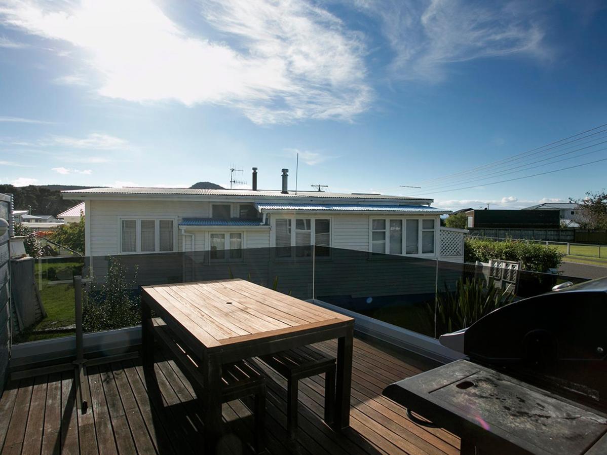 Perfect Position - Motuoapa Holiday Home view 4