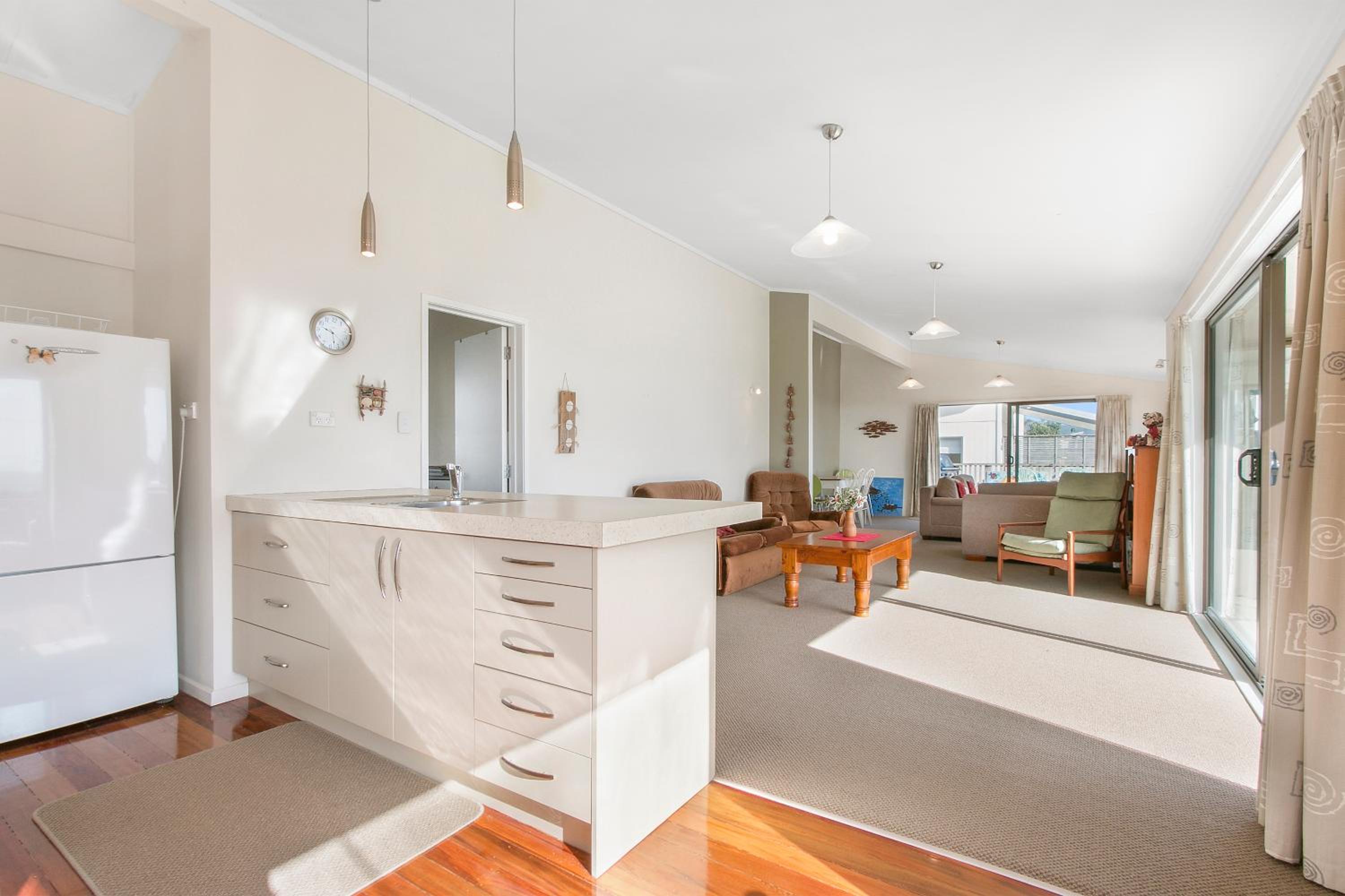 Sweeping Sea Views - Waihi Holiday Home view 4