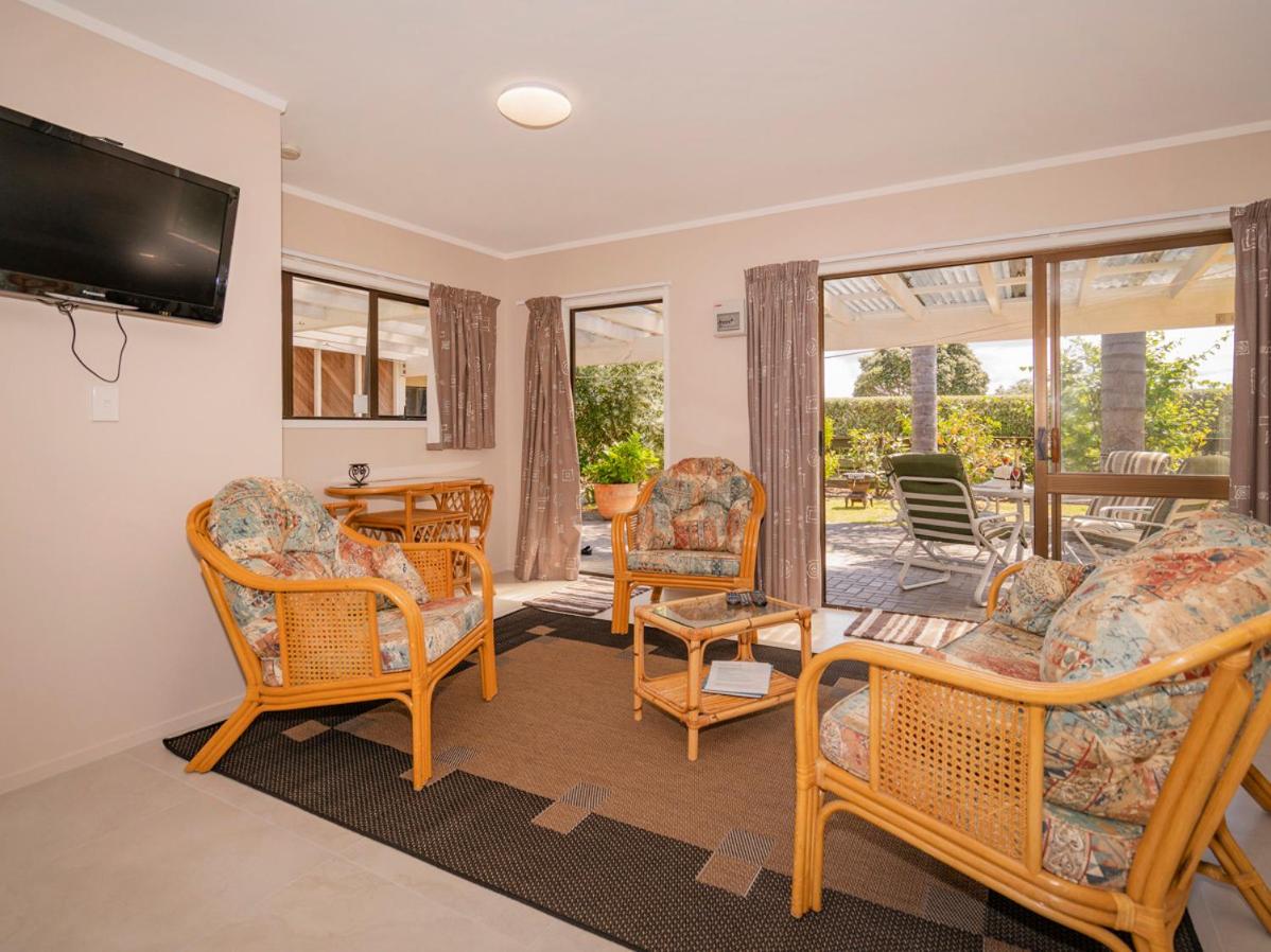 The Olive Grove Retreat - Matarangi Holiday Unit view 5