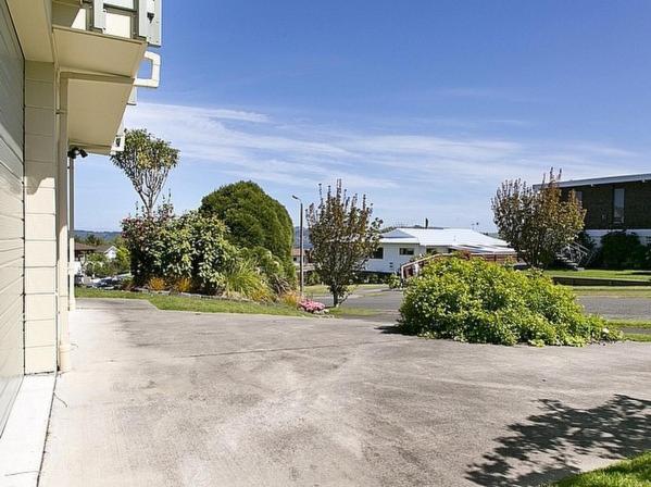 Golders Heights - Taupo Holiday Home view 3