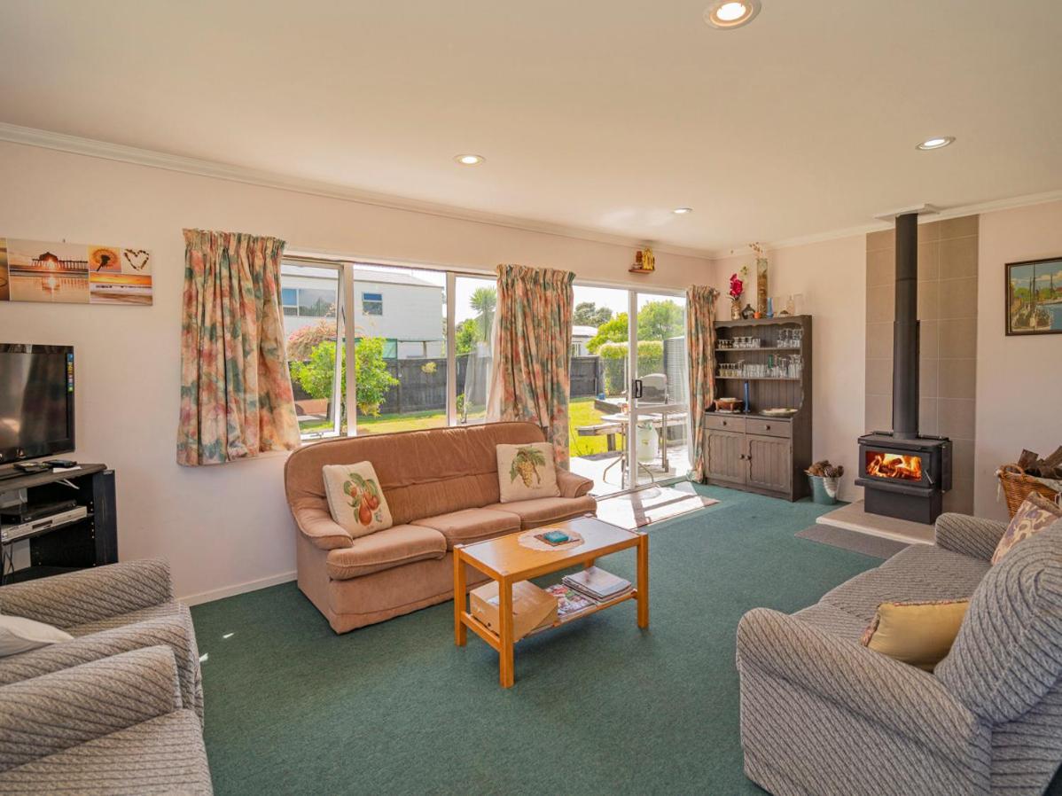 Silver Sands - Cooks Beach Holiday Home view 2