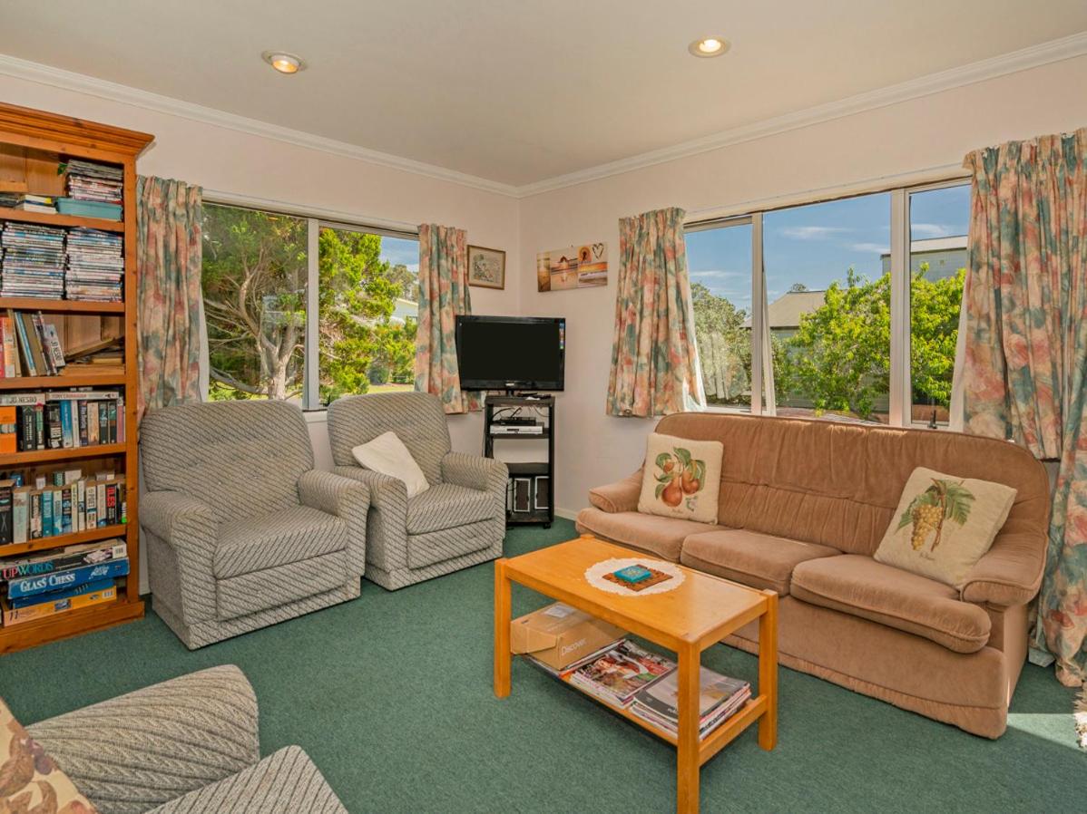 Silver Sands - Cooks Beach Holiday Home view 4