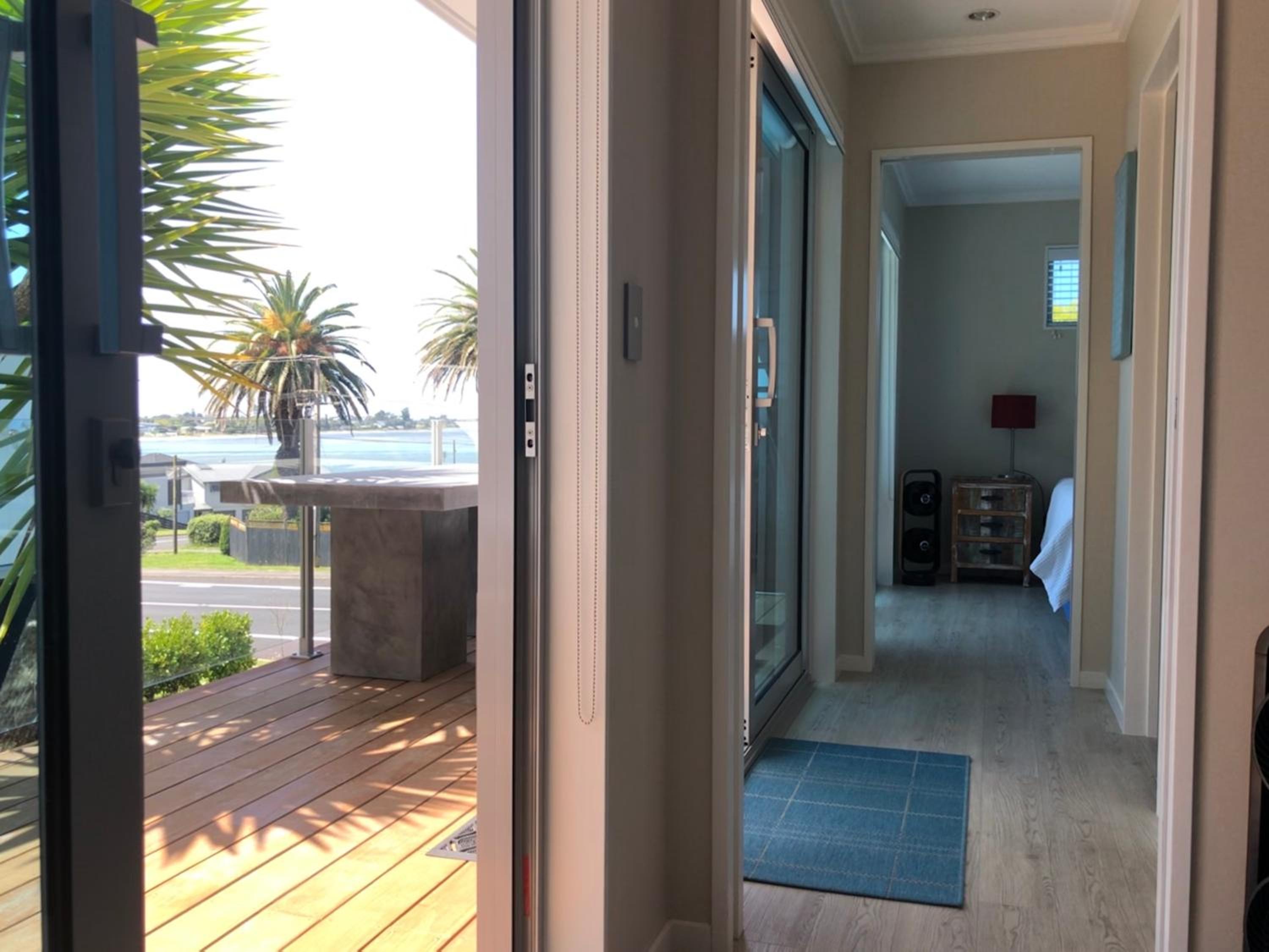 Beach Pod Studio - Tairua Bach view 4