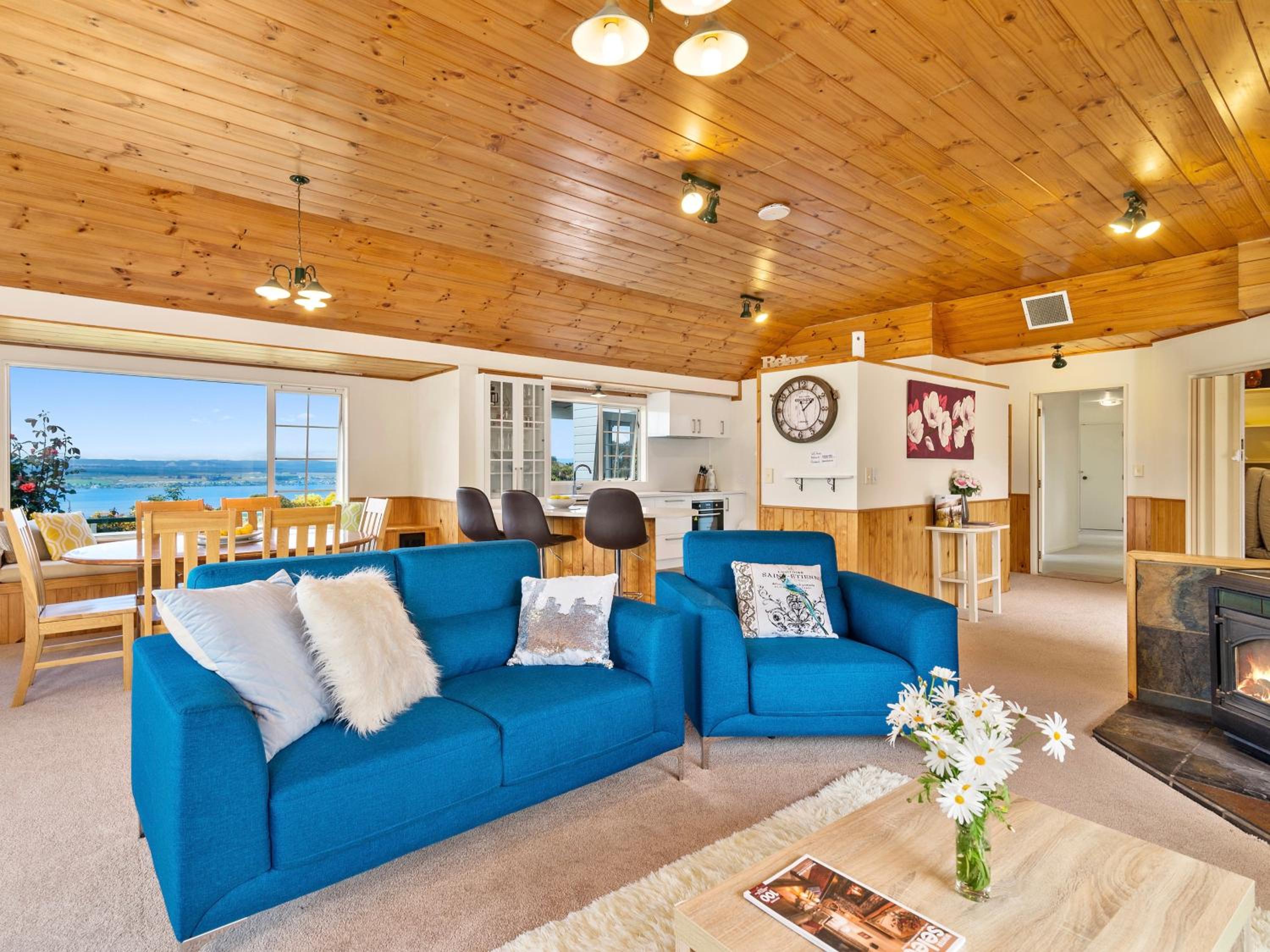 Laketop Retreat - Acacia Bay Holiday Home view 2