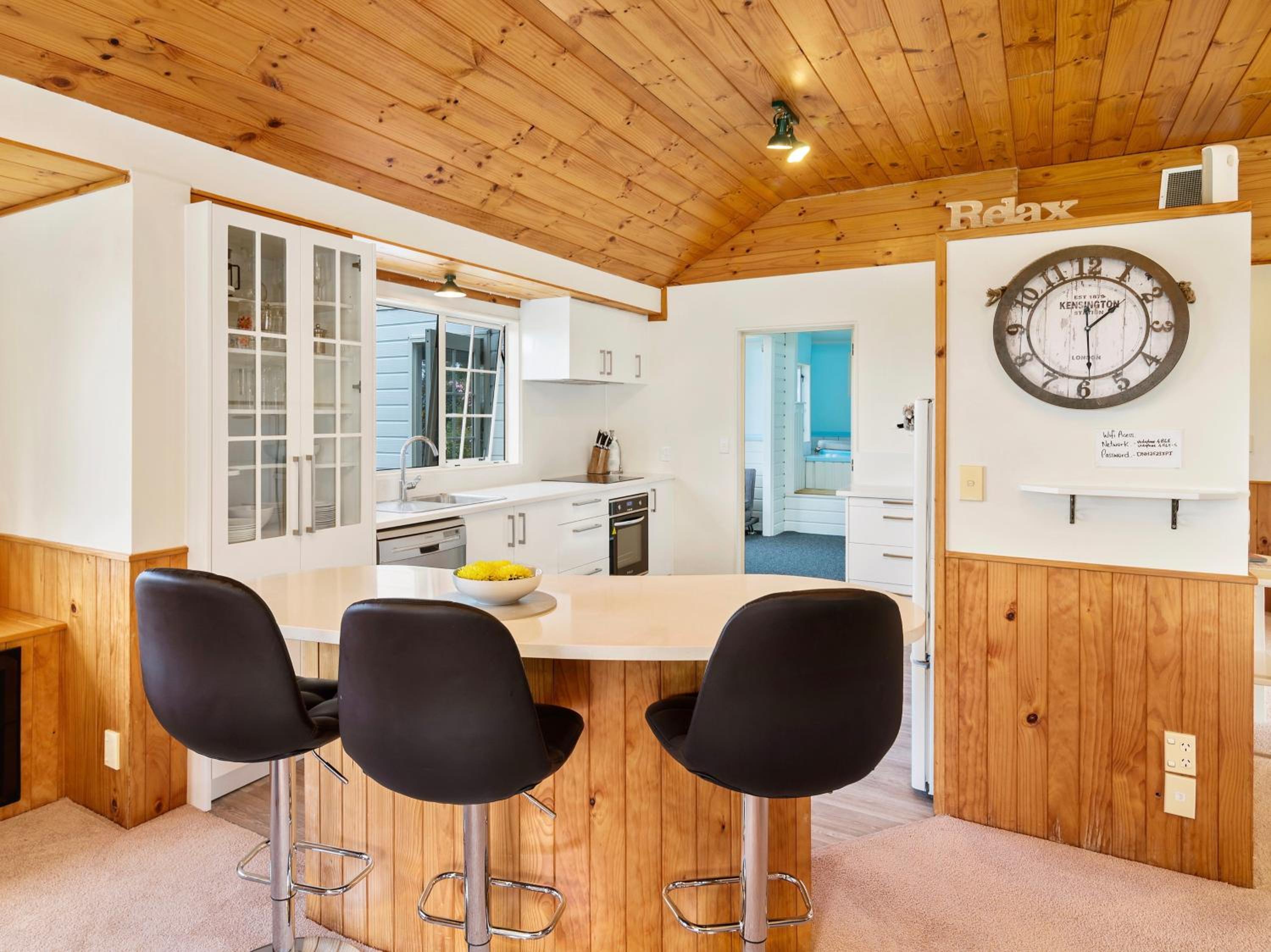 Laketop Retreat - Acacia Bay Holiday Home view 5