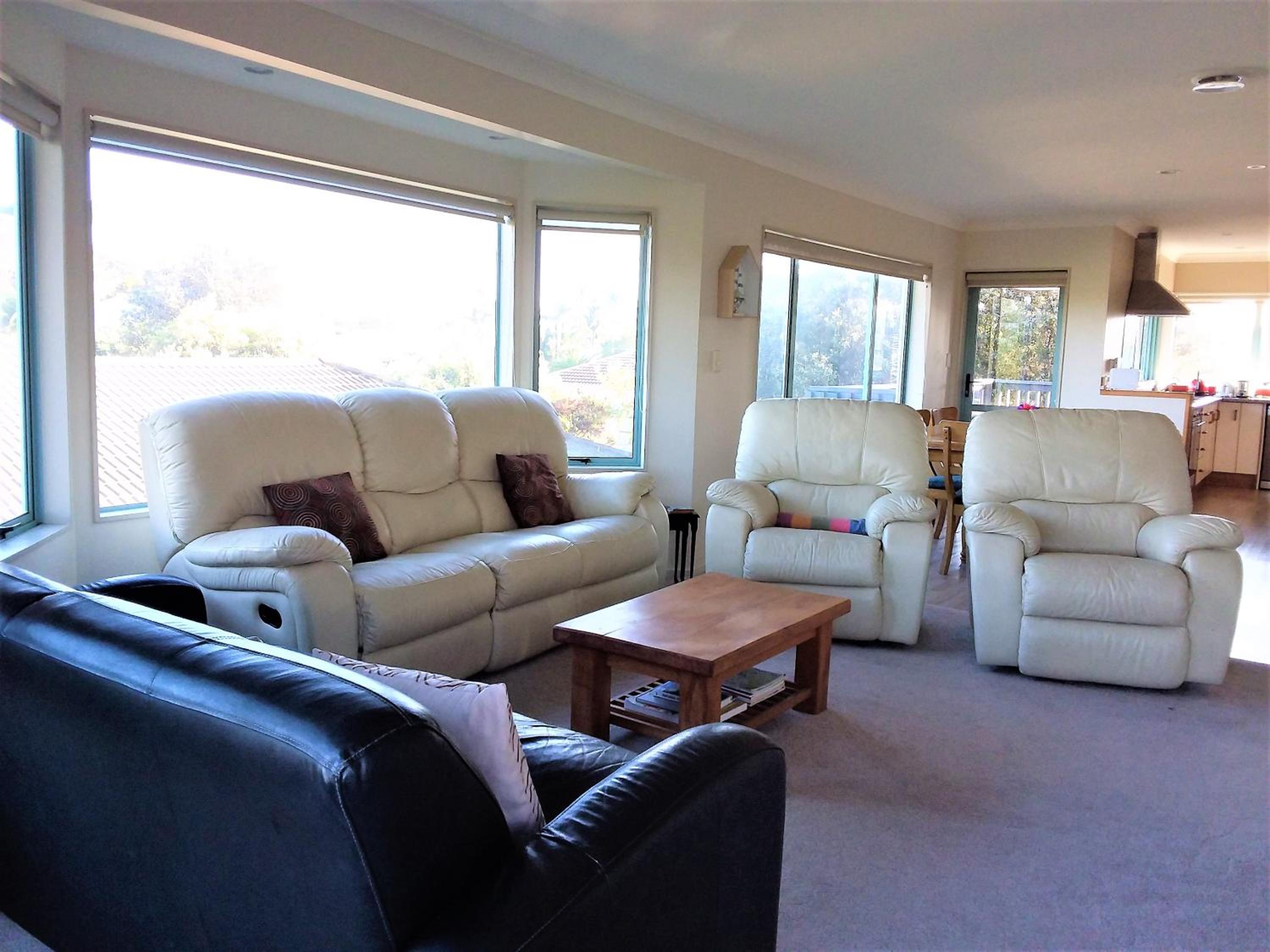 Tuis Nest - Bowentown Holiday Home view 2