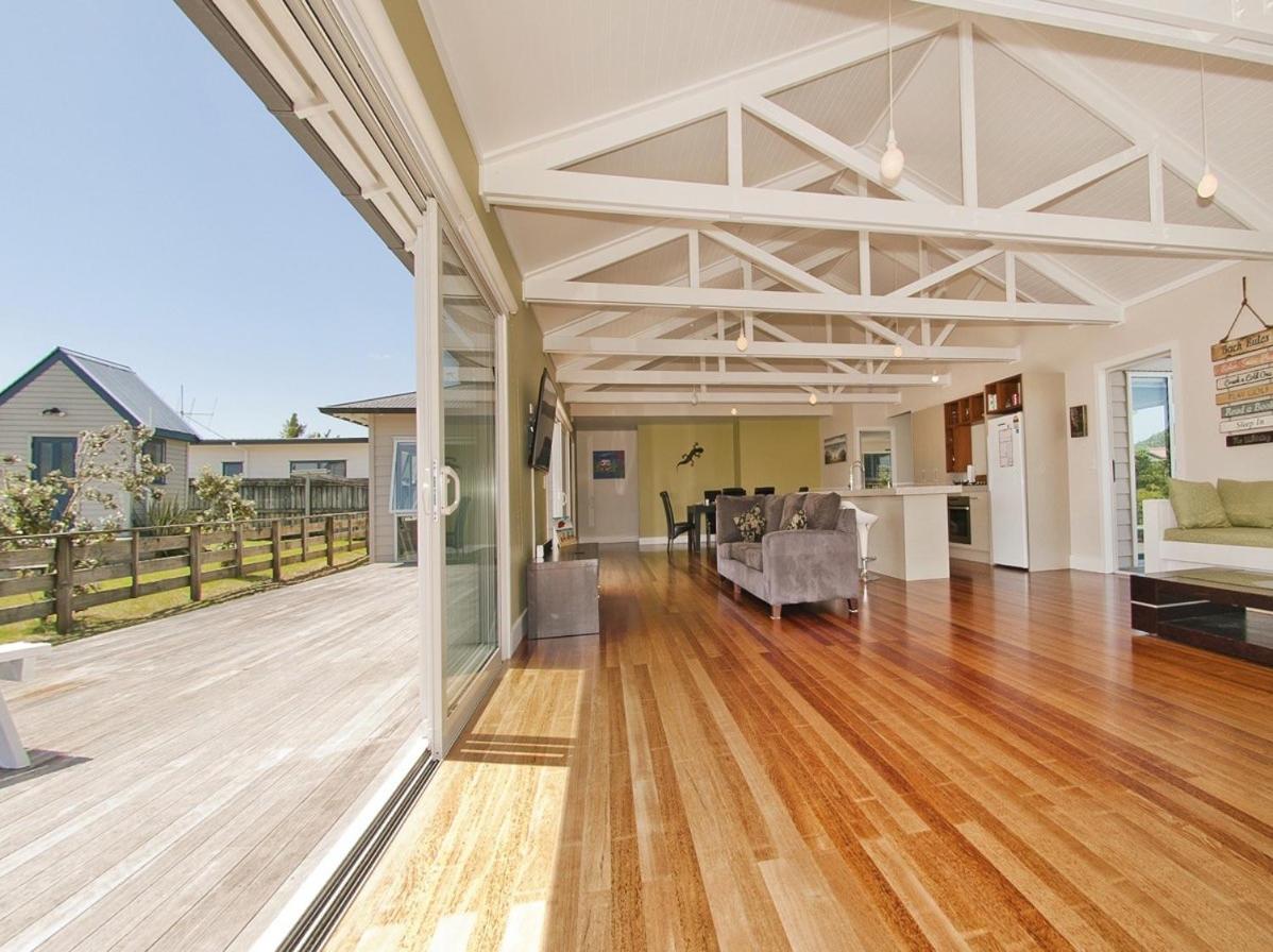 Views on Matarangi - Matarangi Holiday Home view 3