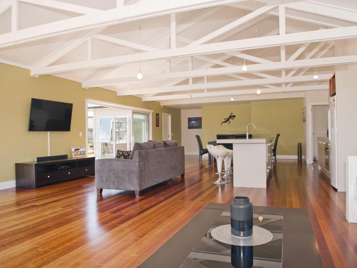 Views on Matarangi - Matarangi Holiday Home view 4