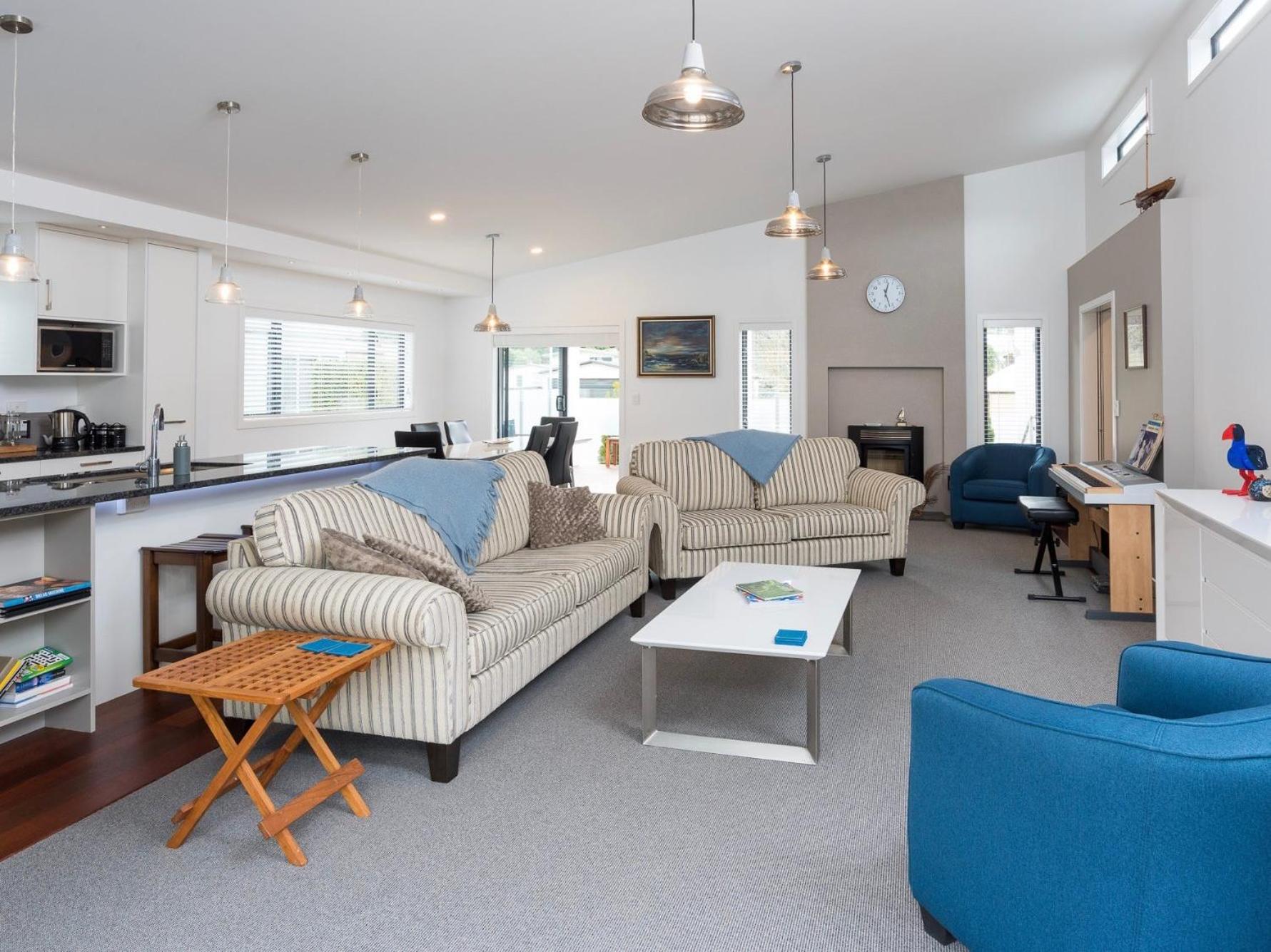 Poolside Retreat - Picton Holiday House Waikawa view 4