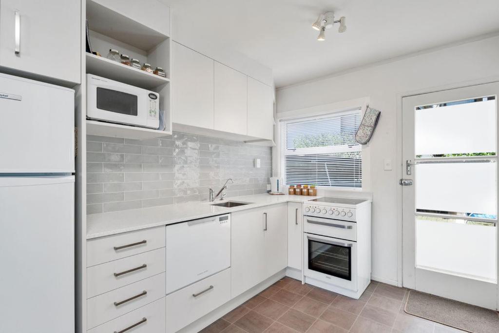 Central Stay - Taupo Flat view 4