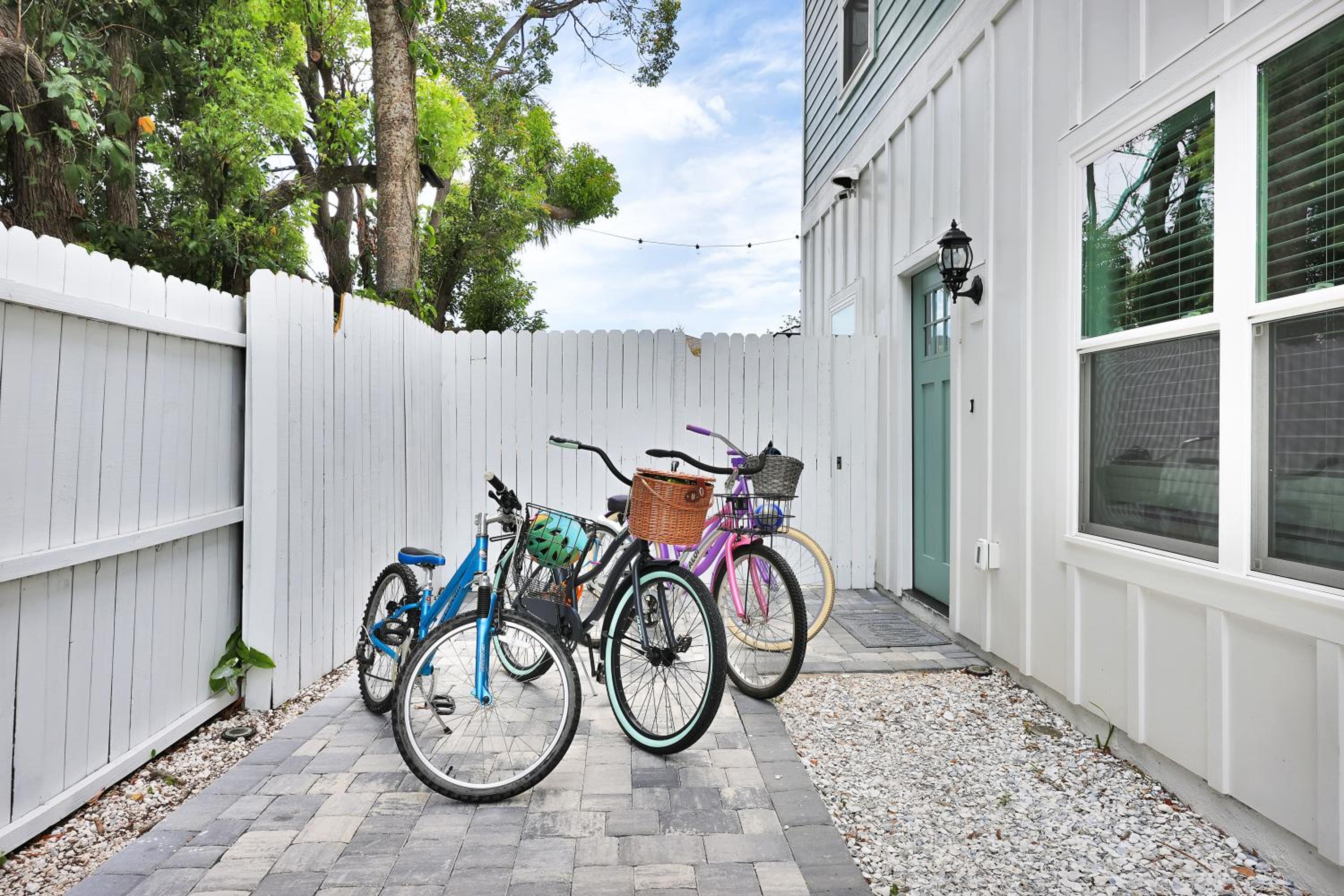 Jax Beach Hot Tub Retreat - Private Backyard - Fire Pit - Sleeps 8 - 5 Min to Beach view 3