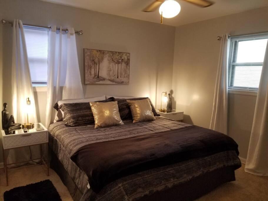 *NEW*ENTIRE HOME IN ROSE DISTRICT*DINE*SHOP*FUN view 2
