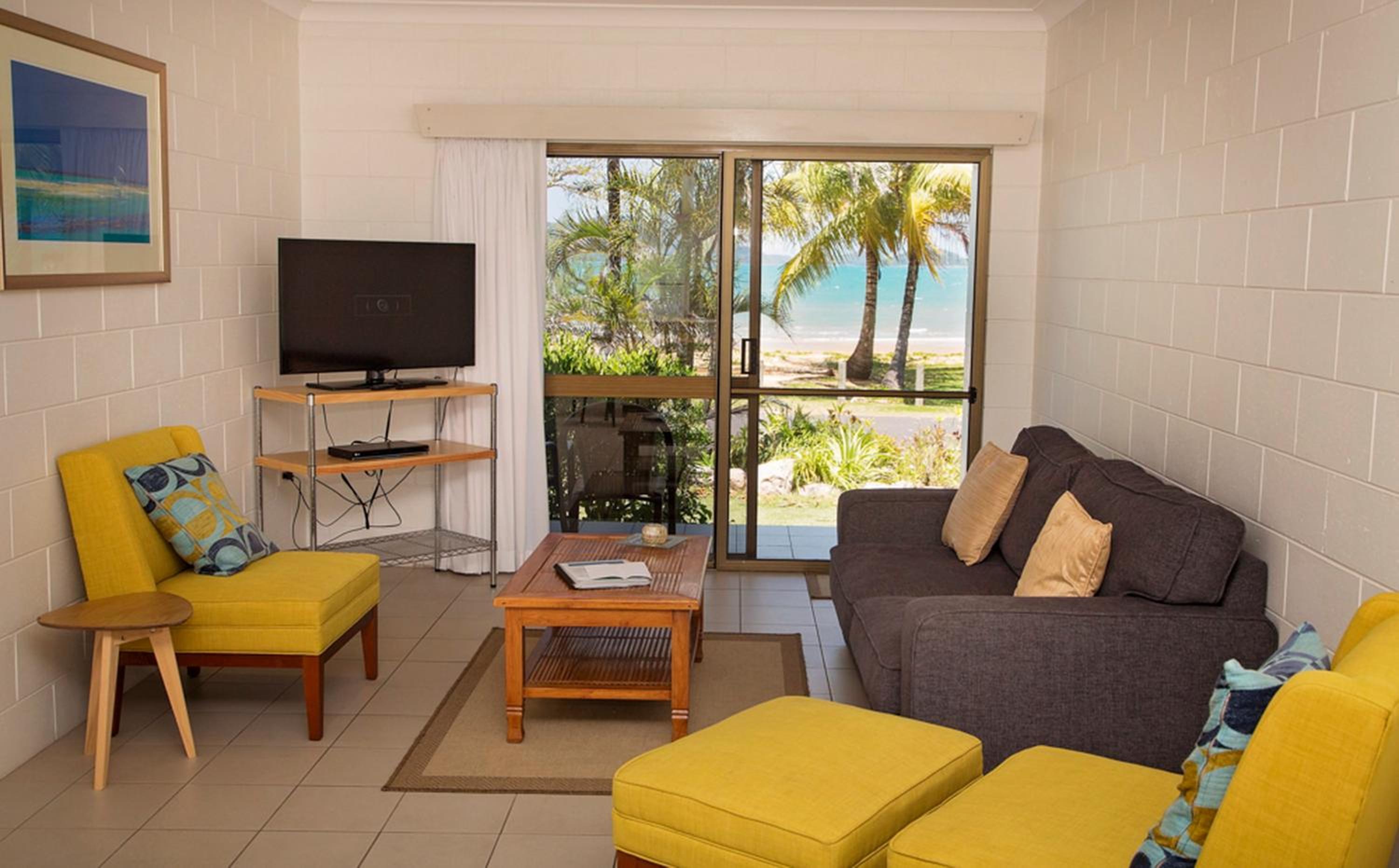 Apollo Jewel Beachfront Apartments