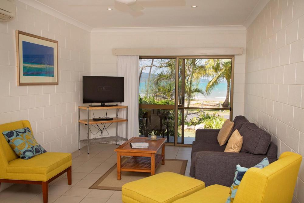 Apollo Jewel Beachfront Apartments