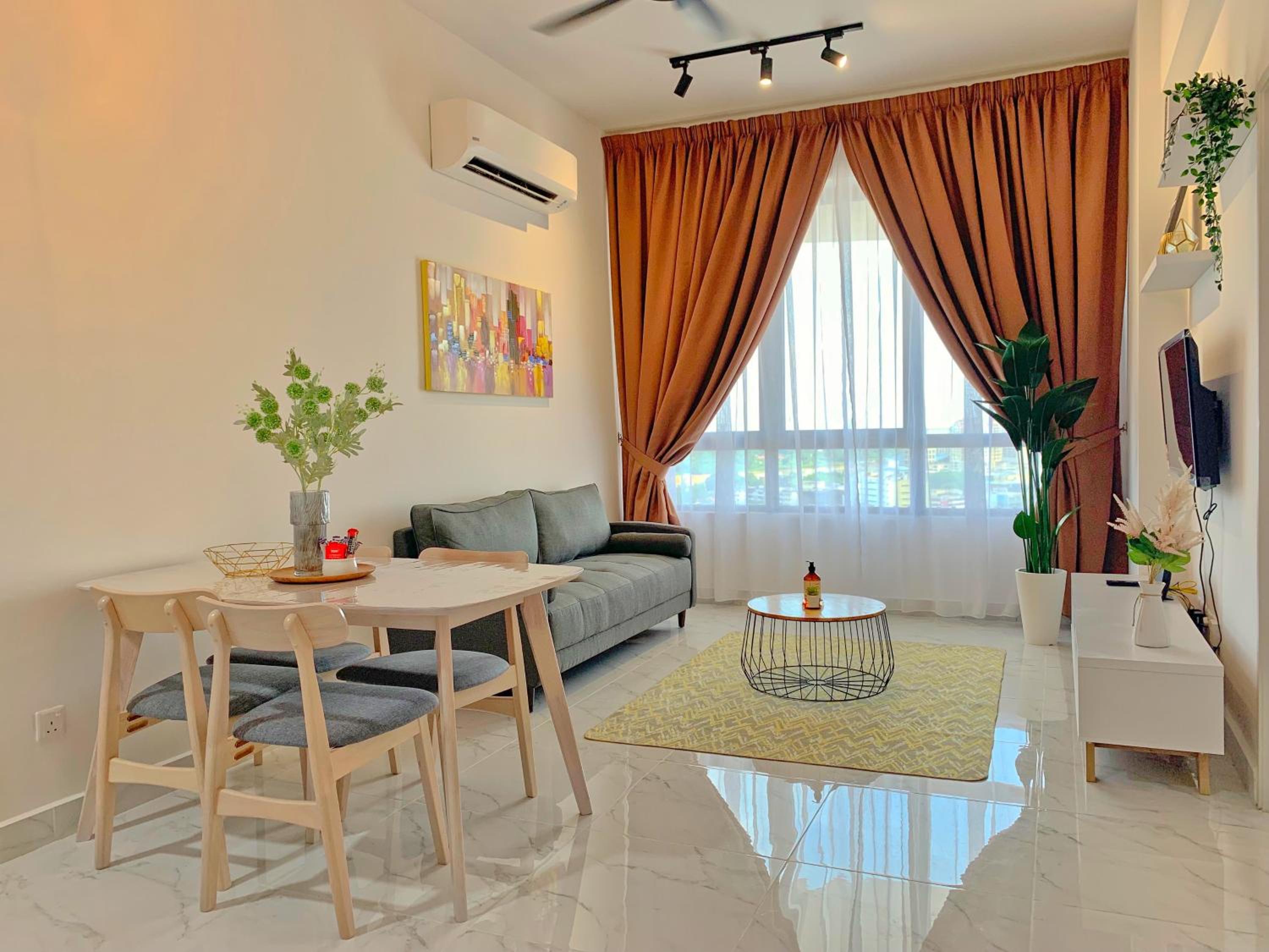 Netflix Two Bedroom Troika Kota Bharu Homestay 182 photo 6